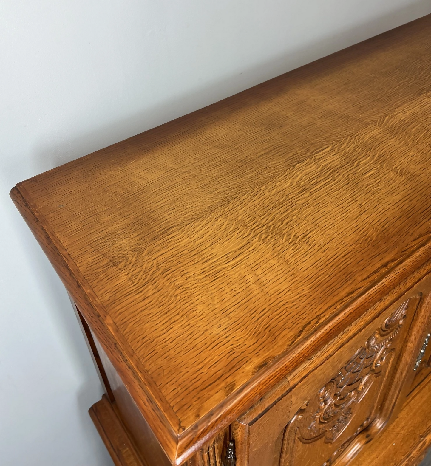 Cabinet Vintage French Louis XVI Oak Carved Sideboard with Drawers LOT 4015