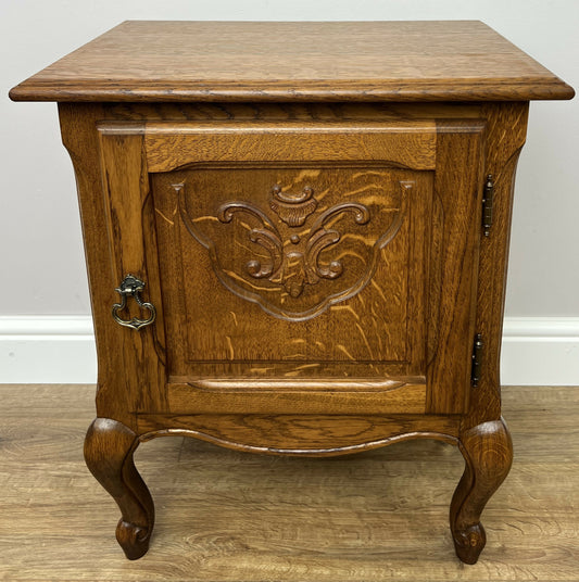 Bedside Table Vintage French Louis Style Oak Nightstand Carved Cabinet LOT 6300