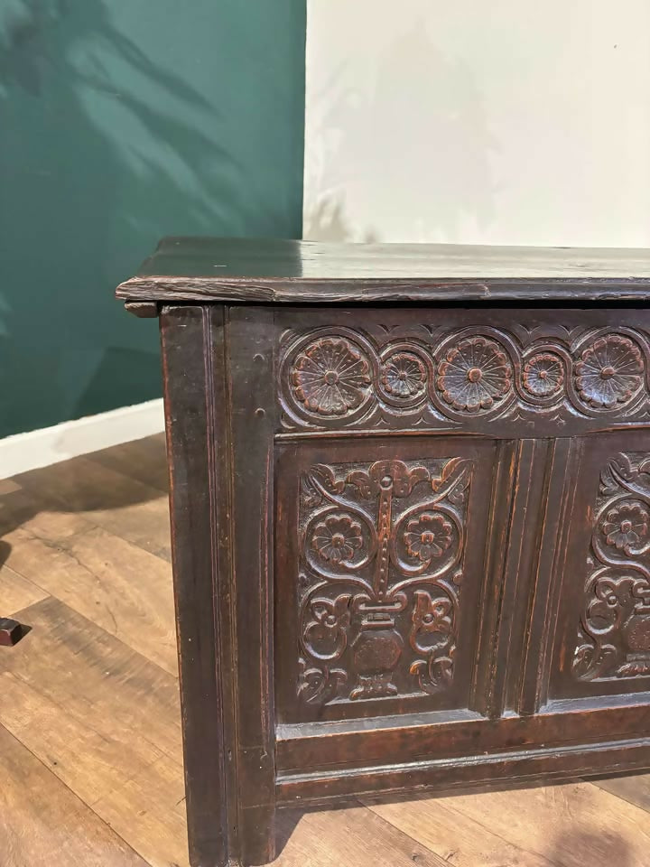 17th Century Oak Coffer5