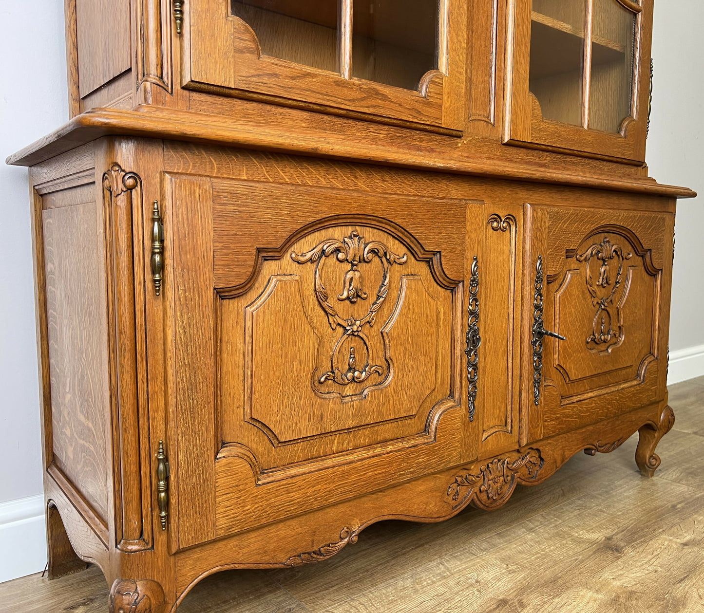 Bookcase Vintage French Louis XVI Oak Display Cabinet Carved Sideboard LOT 6283