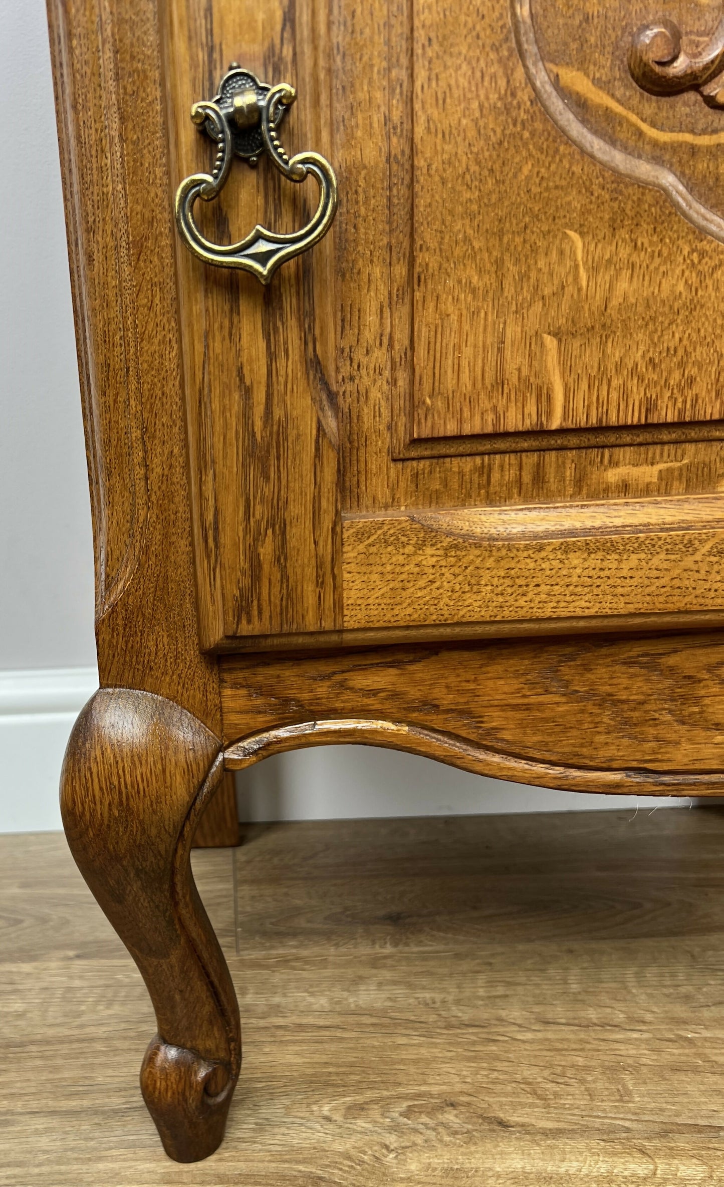 Bedside Table Vintage French Louis Style Oak Nightstand Carved Cabinet LOT 6300