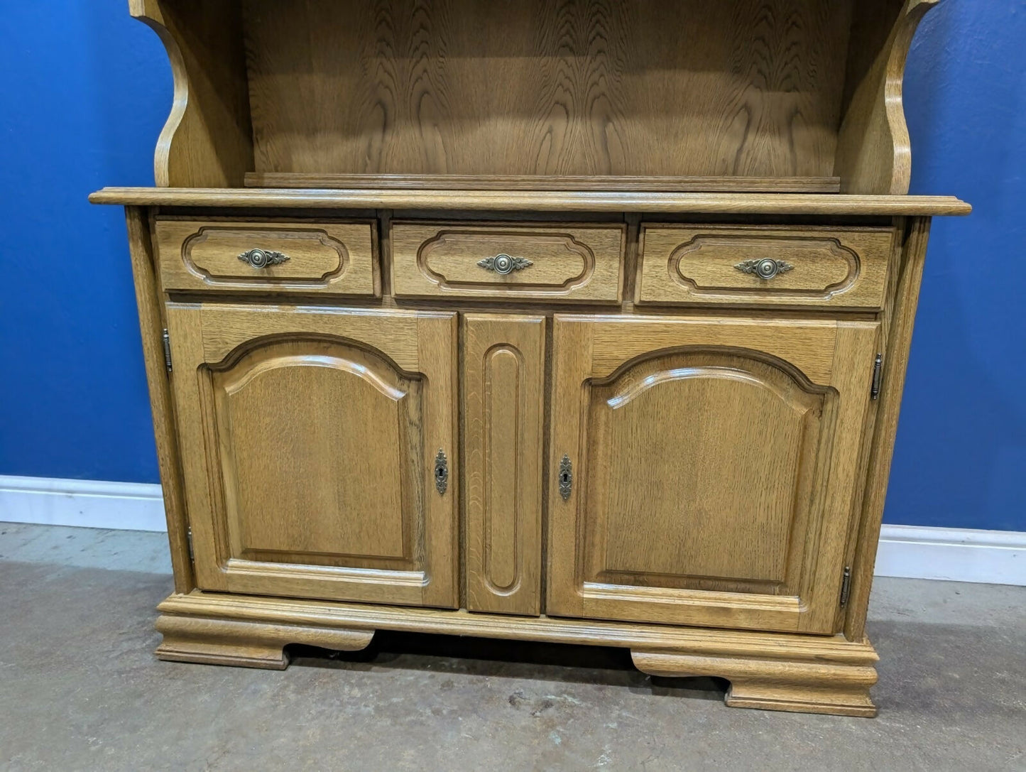 Large Solid Oak Dresser Cabinet Oak Veneer Leaded Glass Dresser Sideboard