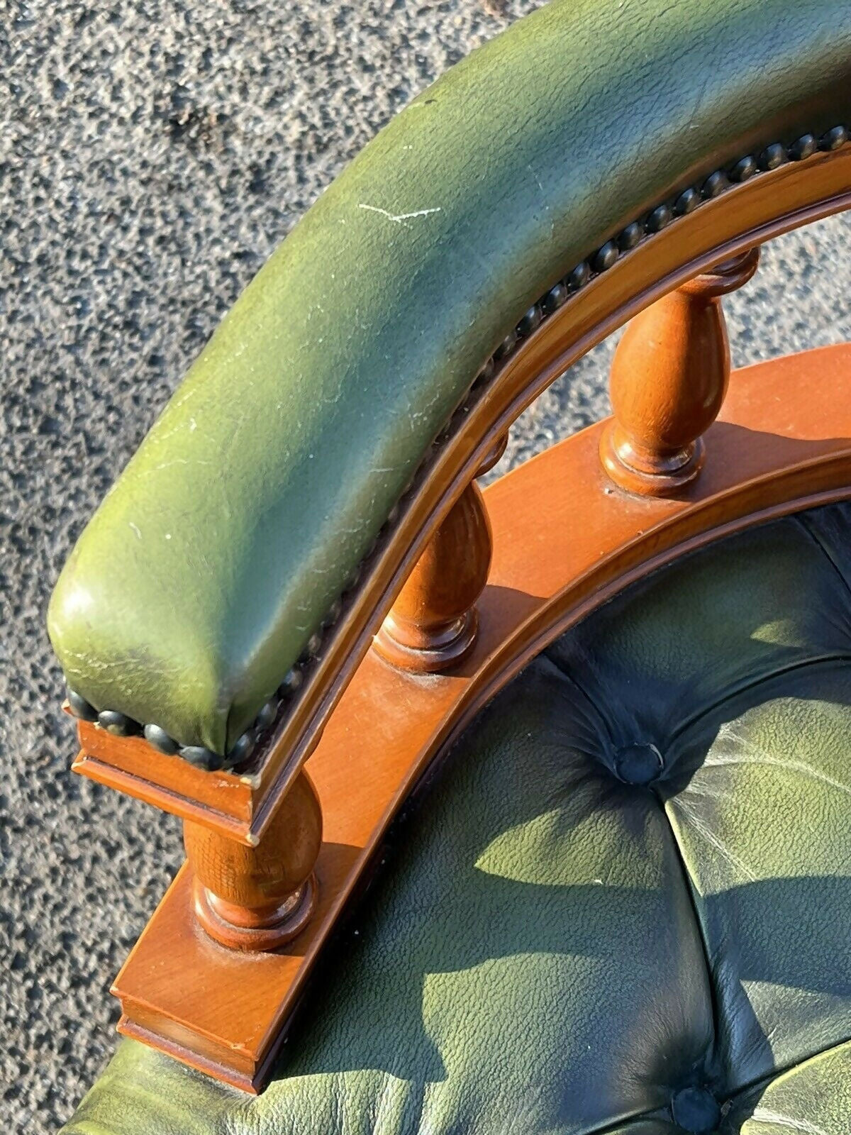 Captains Chair, Green Leather Buttoned Back Swivel Desk Chair