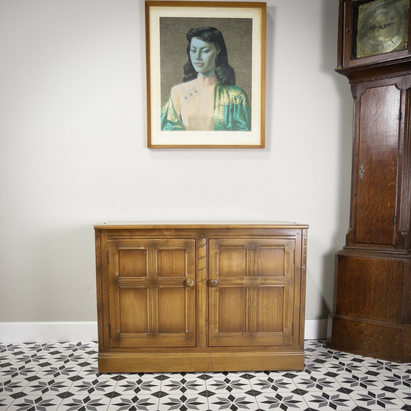 Vintage Ercol Elm Small Cabinet Sideboard TV Unit in Golden Dawn