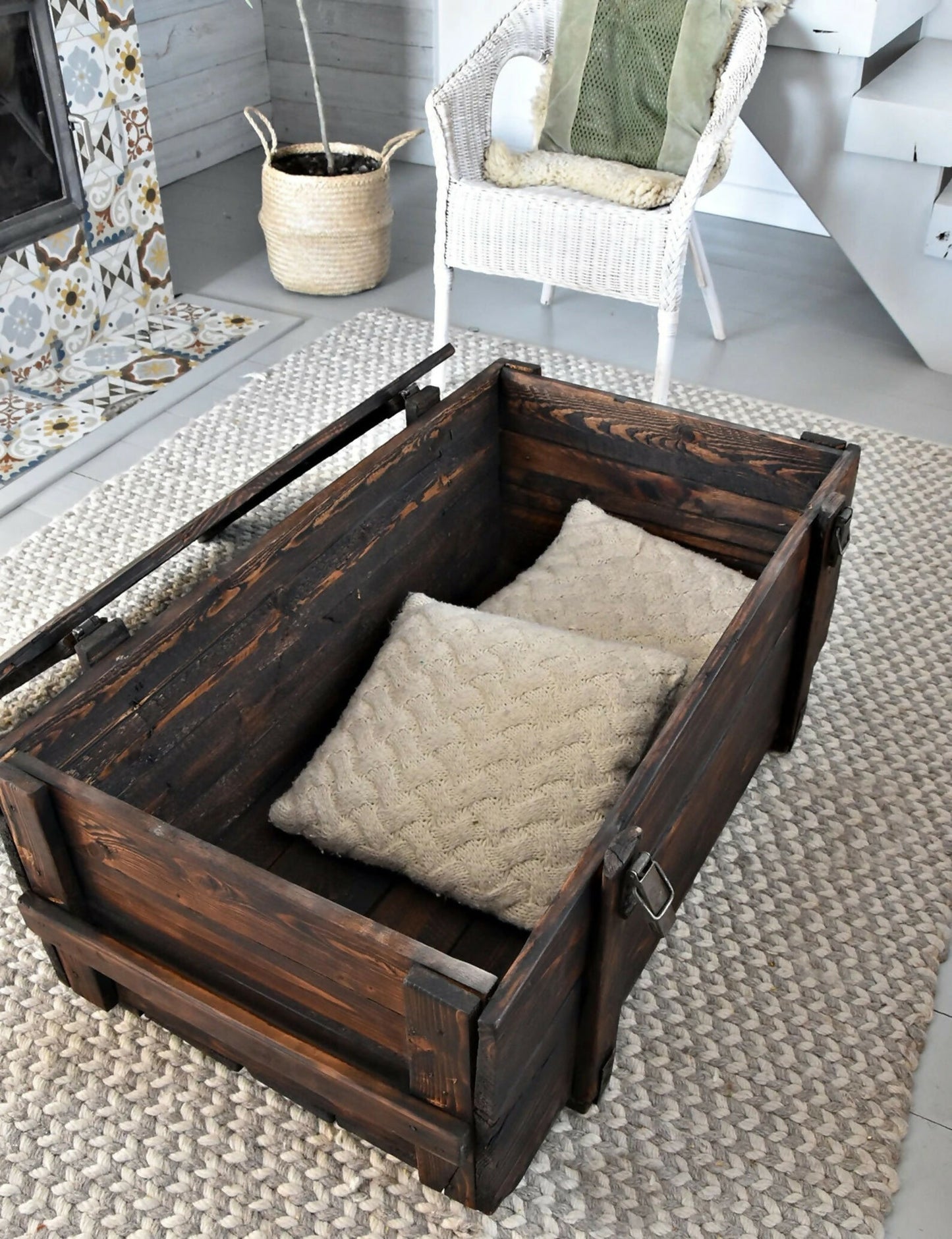 Vintage Army Chest Coffee Table, Reclaimed Wood Trunk Table on Wheels, Rustic Industrial Storage Chest, Dark Brown Loft Furniture