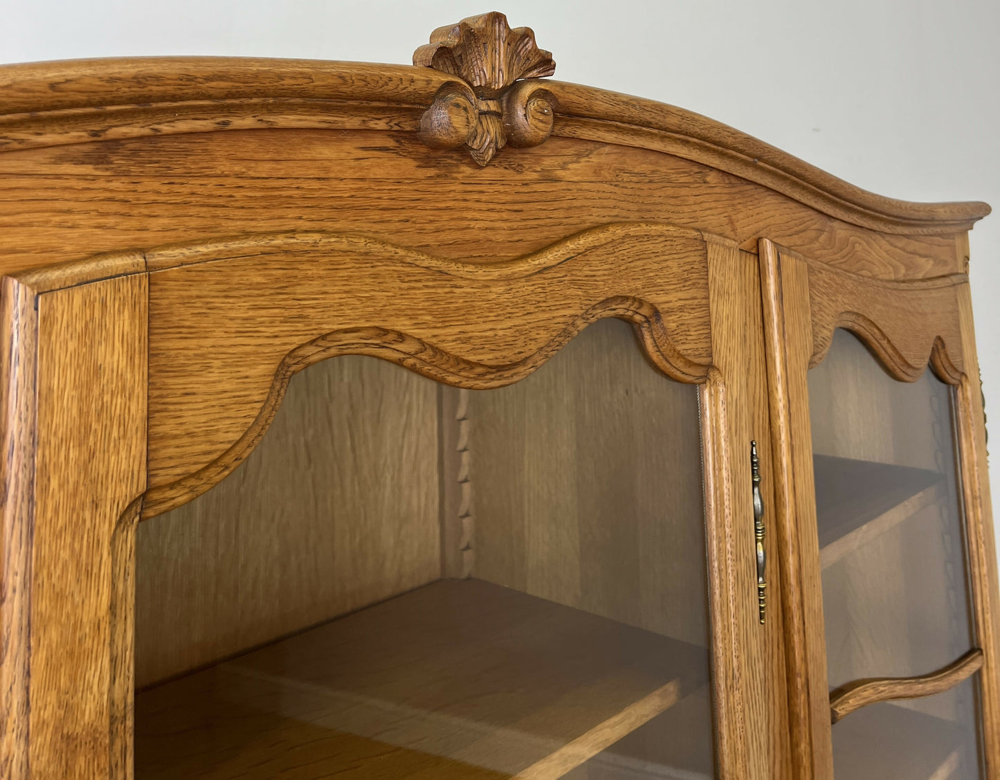 Bookcase Vintage French Louis XVI Oak Display Cabinet Carved Sideboard LOT 6313