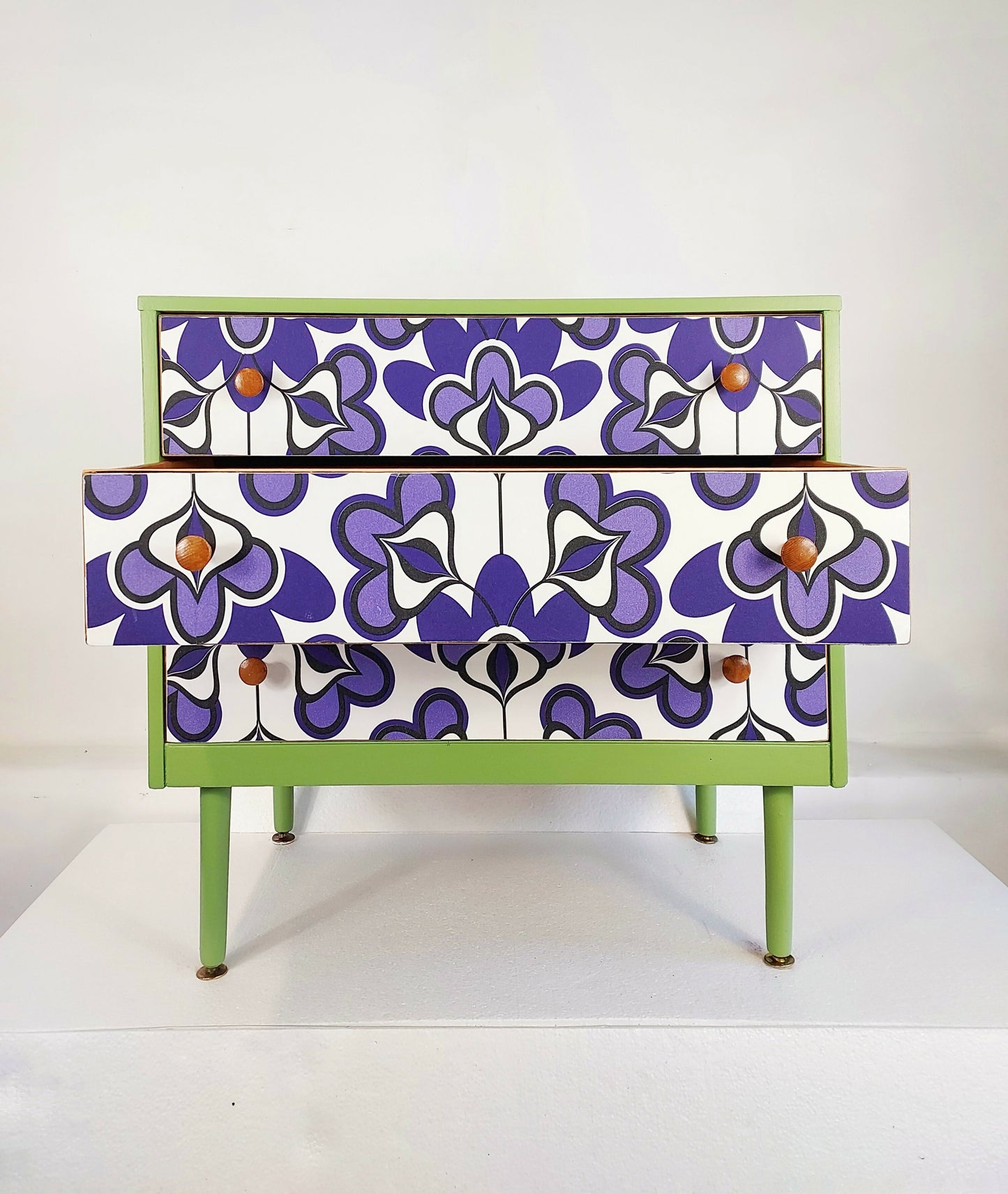 Chest Of Drawers In Yeabridge Green And Retro Pattern