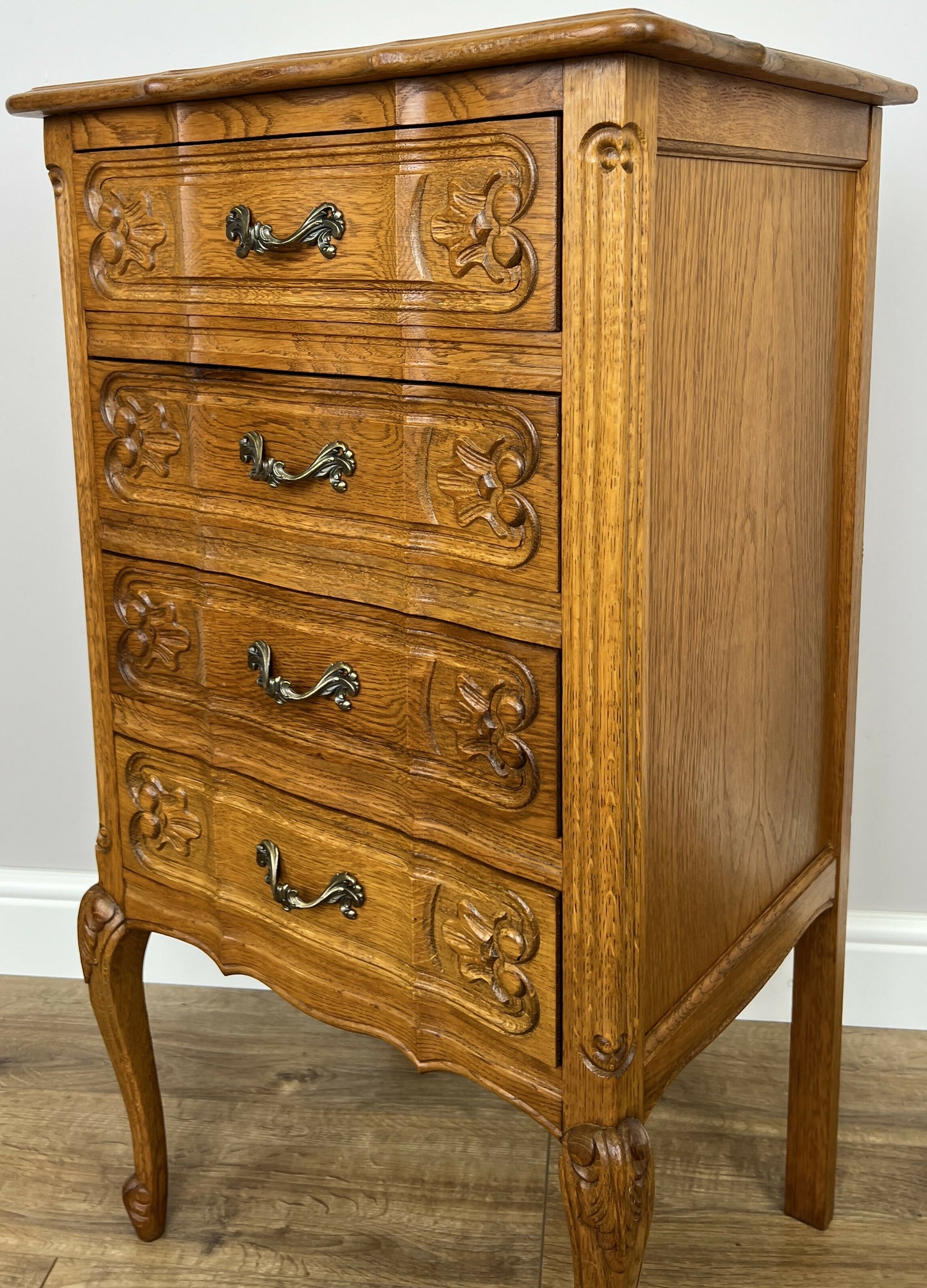 Chest of Drawers Vintage French Louis Oak 4 Drawers Carved Cabinet LOT 6231