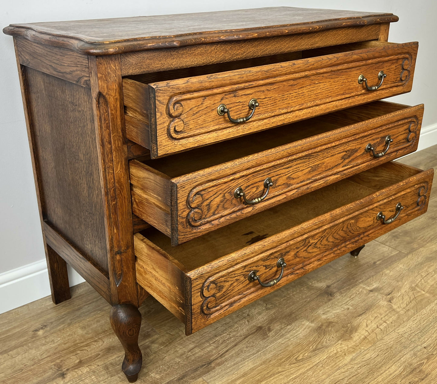 Chest of Drawers Vintage French Louis Oak 3 Drawers Carved Cabinet LOT 6270
