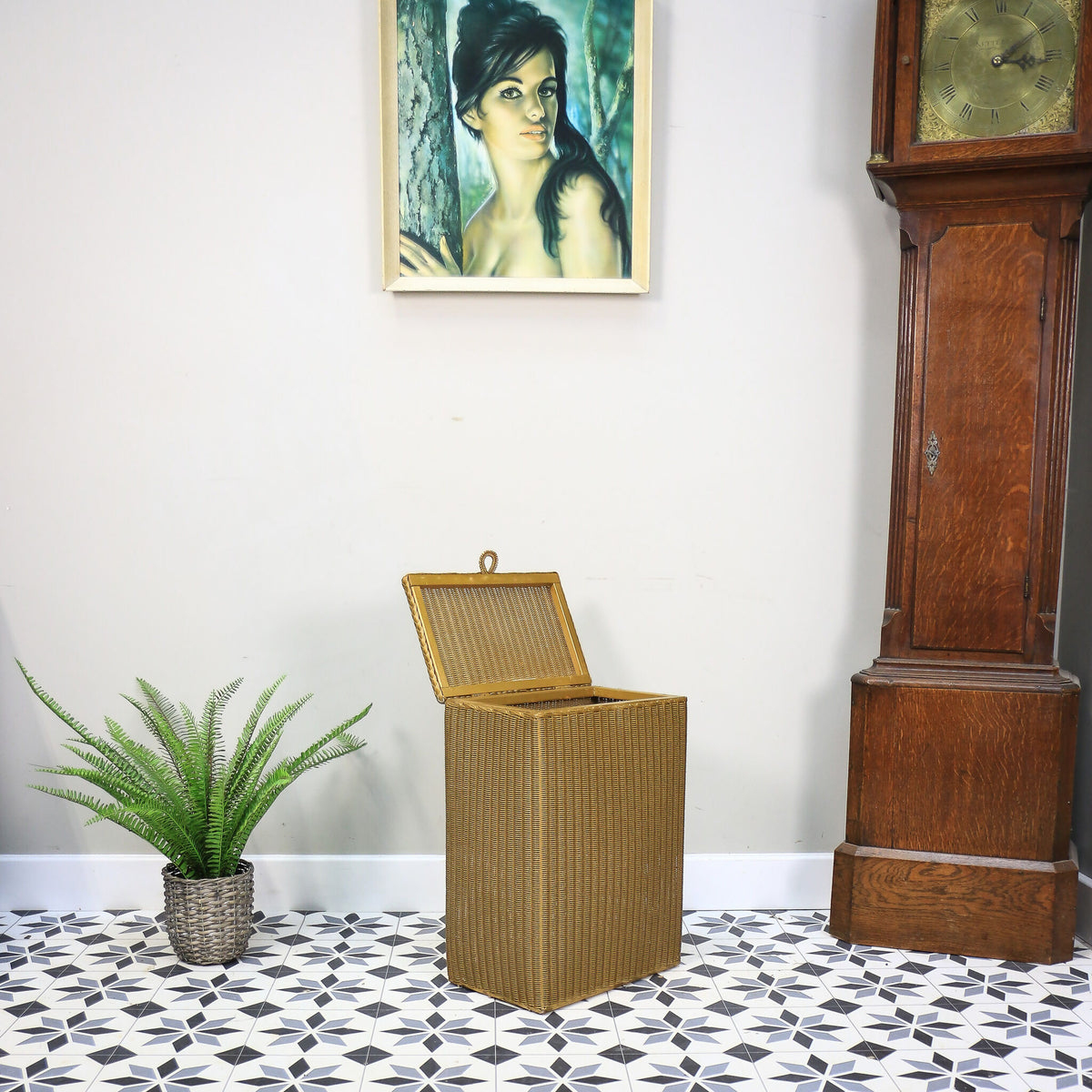 Lloyd Loom Lusty Linen Laundry Bin Basket in Gold