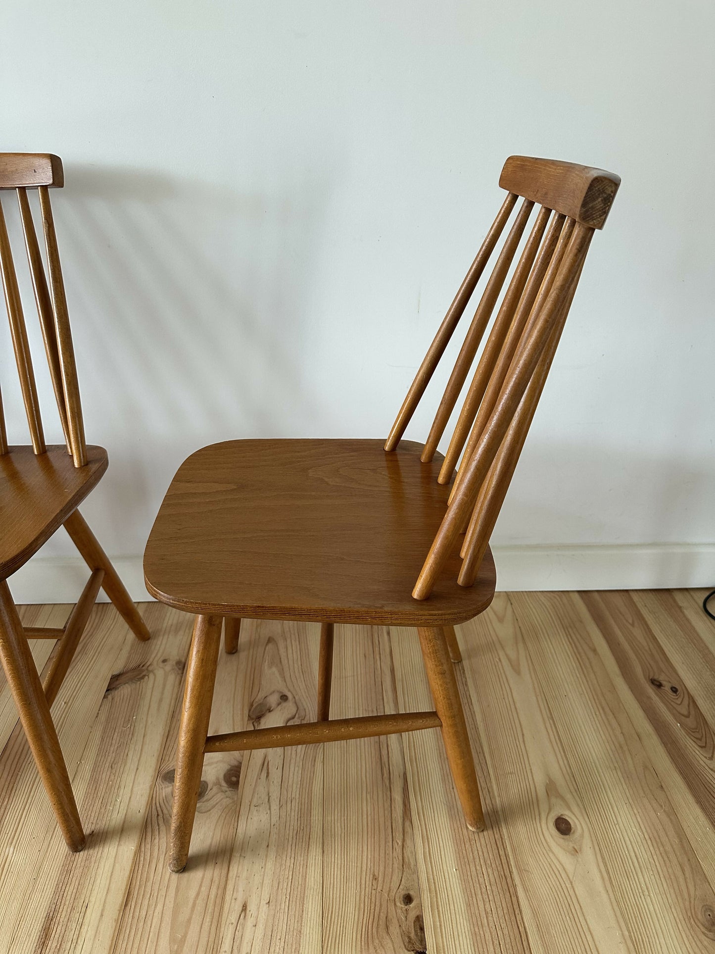 Vintage Set of 4 Mid Century Ercol Style Dining Chairs Stick Back Beech Chairs
