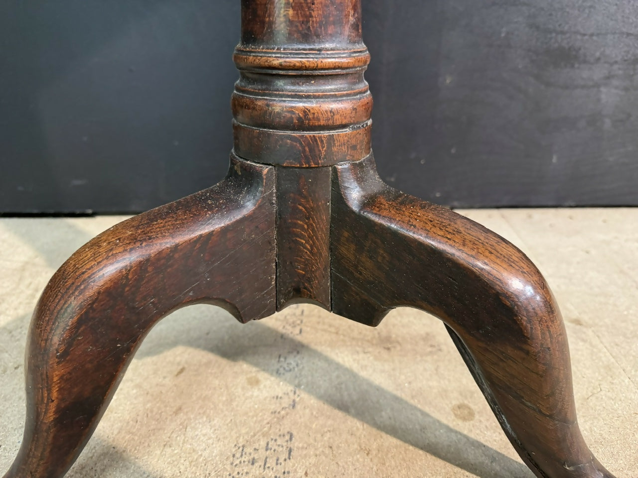 Georgian Oak Tilt Top Table