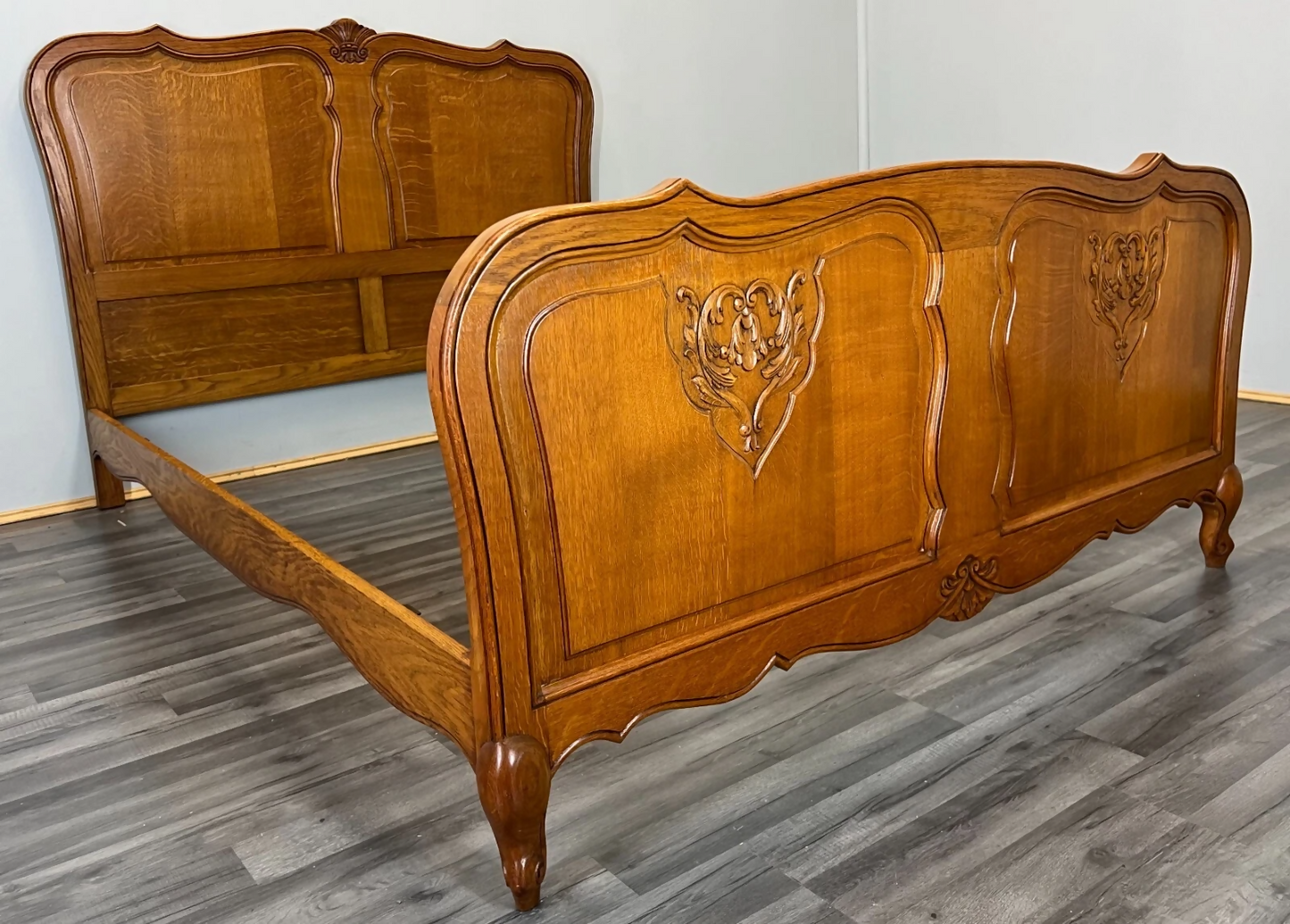 Bed Vintage French Louis XVI Oak Double Bed Frame Carved Headboard LOT 3791