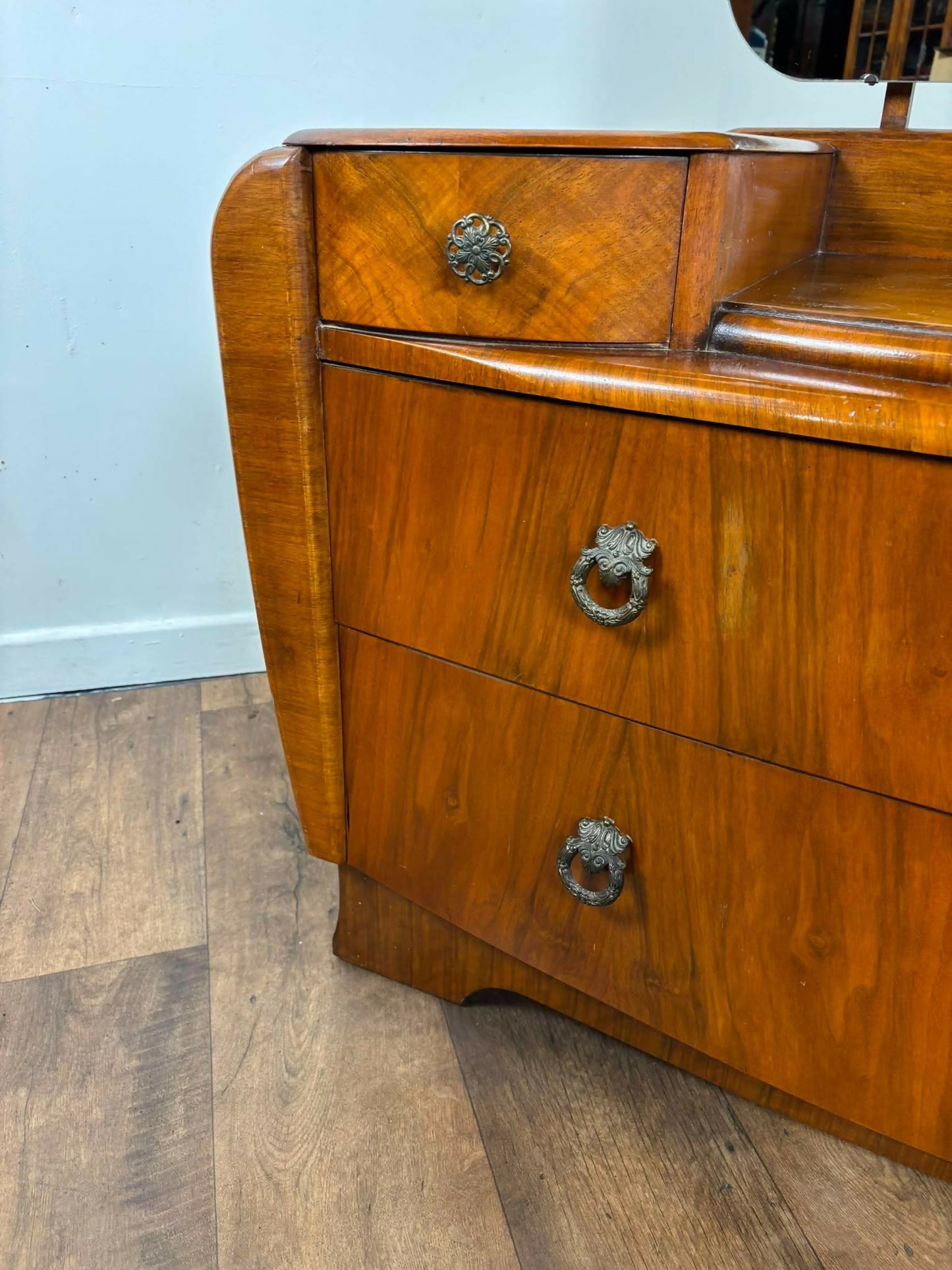 Vintage Walnut Veneered Dressing Table with Removable Mirror