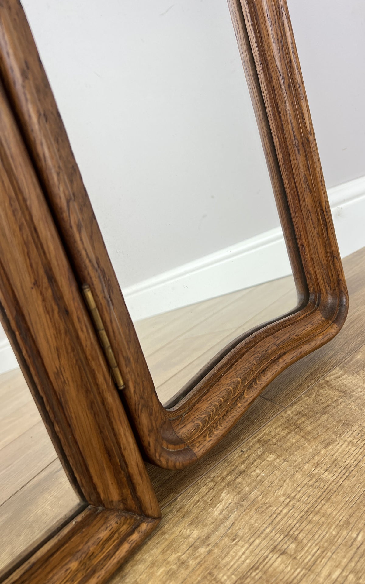 Mirror Vintage French Style Oak Carved Triple Folding Vanity Mirror LOT 6542
