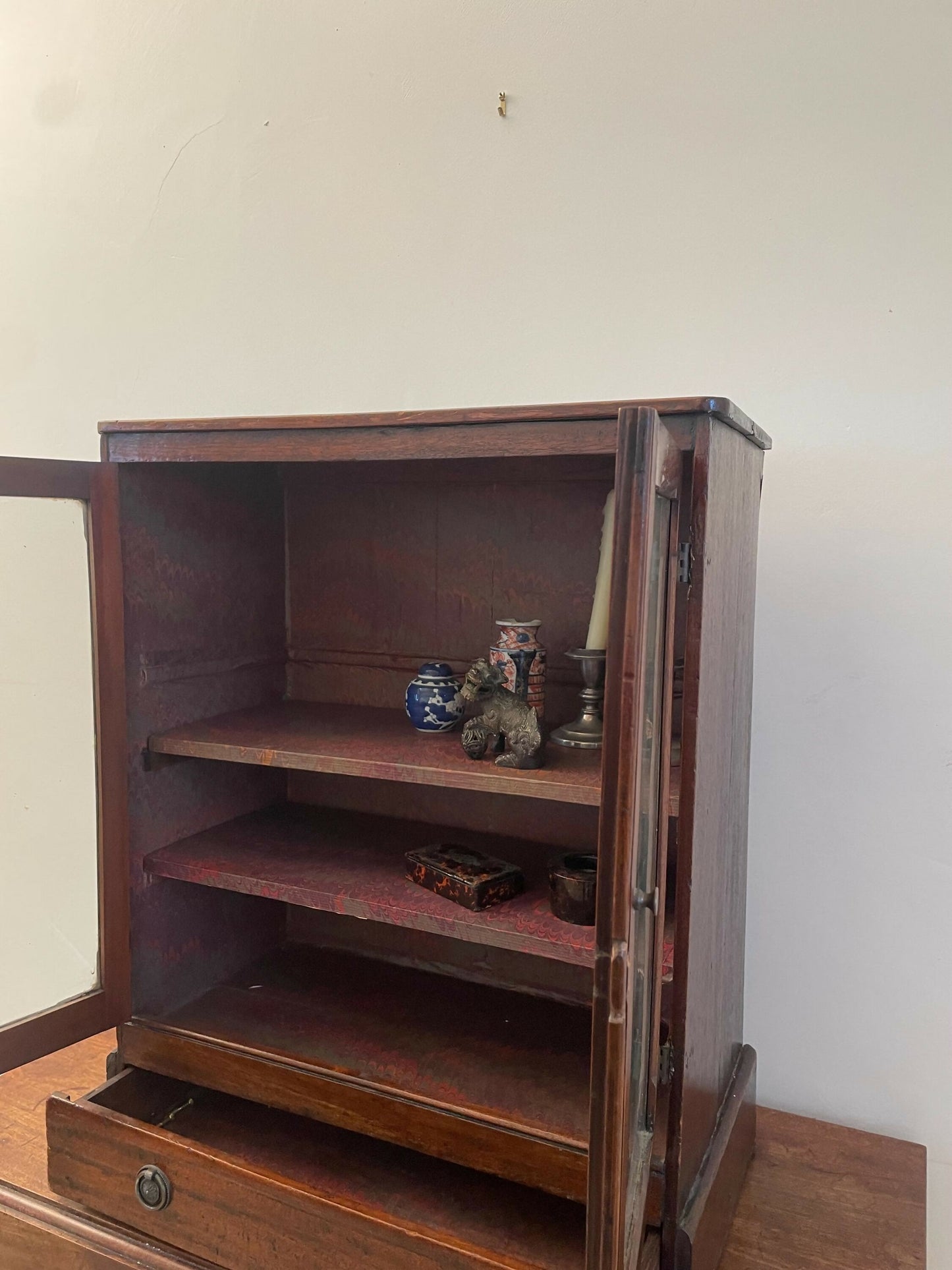 A 19th Century Mahogany Wall Vintage Display Cabinet