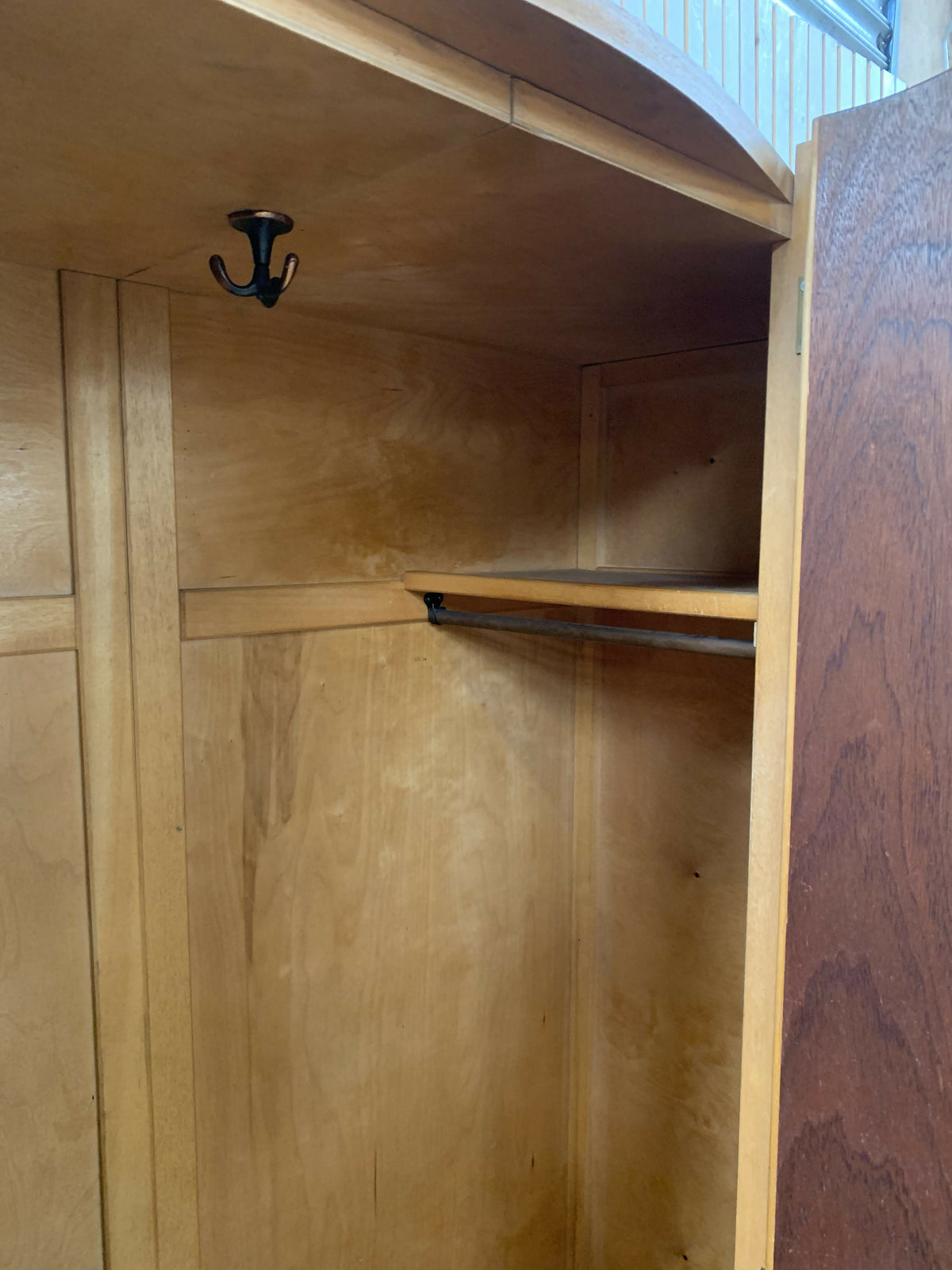 Mid Century B&E Furniture Figured Walnut 1 Door Wardrobe BS 1960