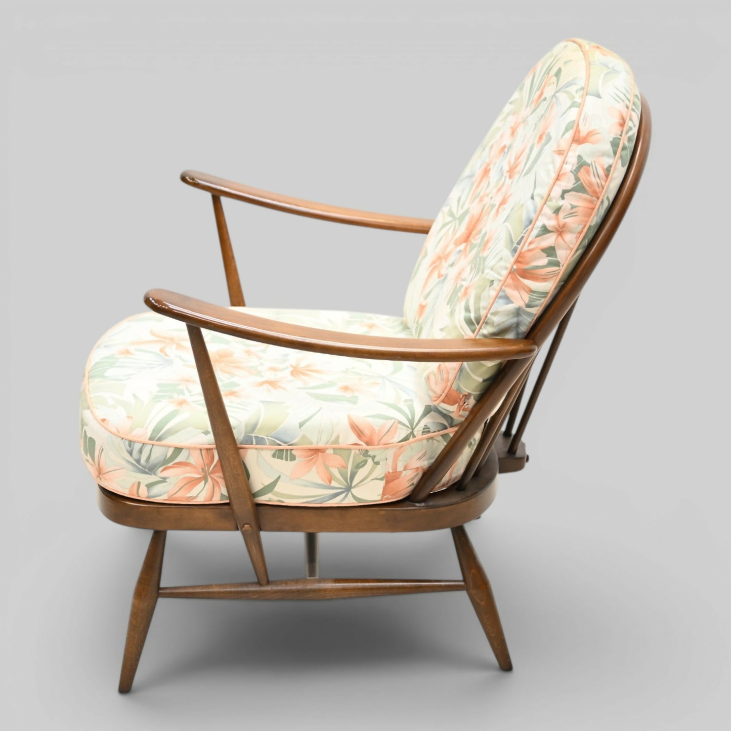Ercol Windsor Easy Chair Model 203 1970s Gold Label Good Webbing FREE Delivery