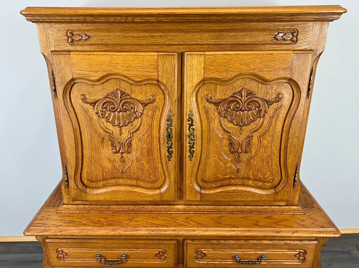 Cabinet Vintage French Style Oak Carved Storage Drawers Cupboard LOT 3753