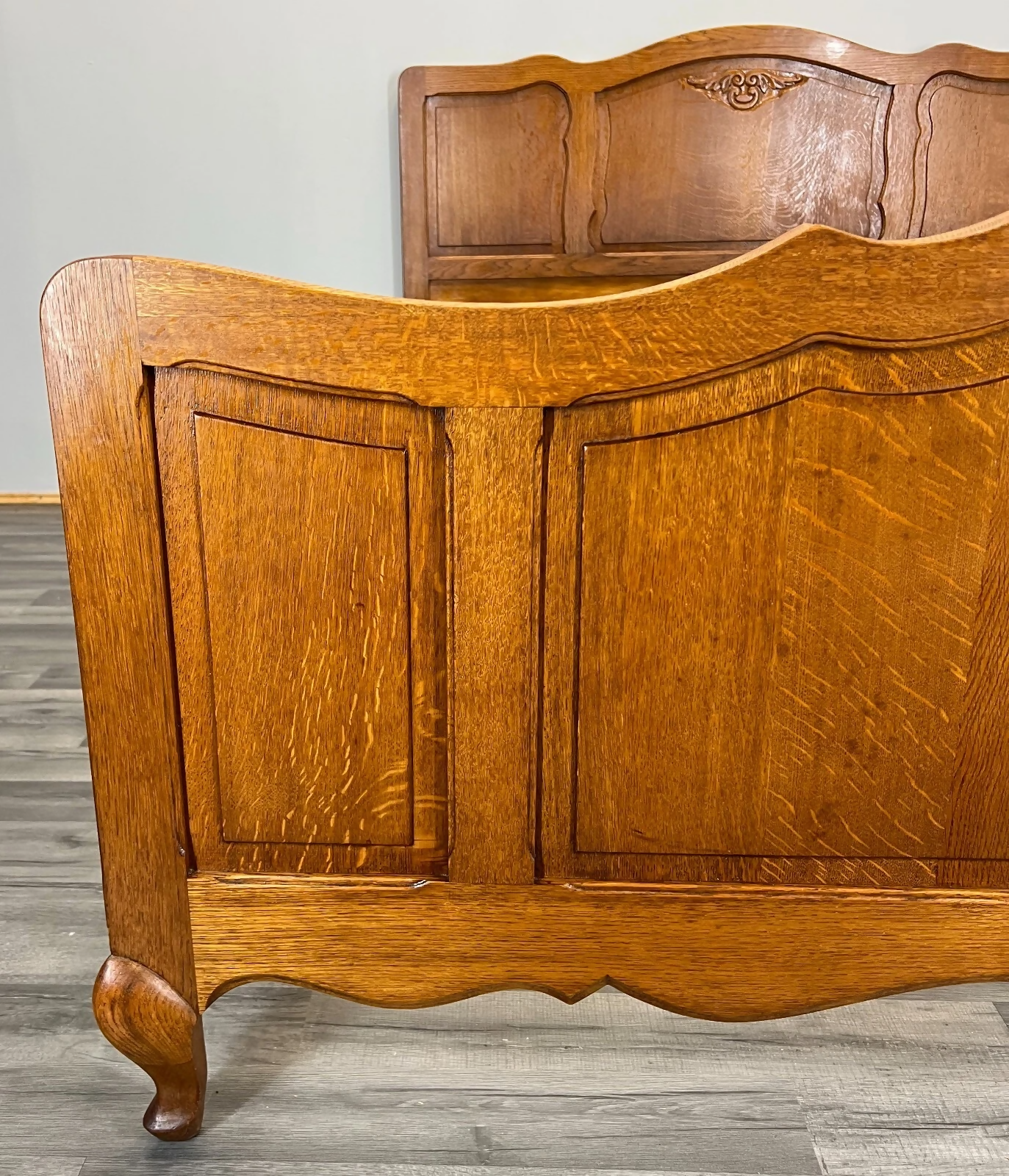 Bed Vintage French Louis XVI Oak Double Bed Frame Carved Headboard LOT 3664