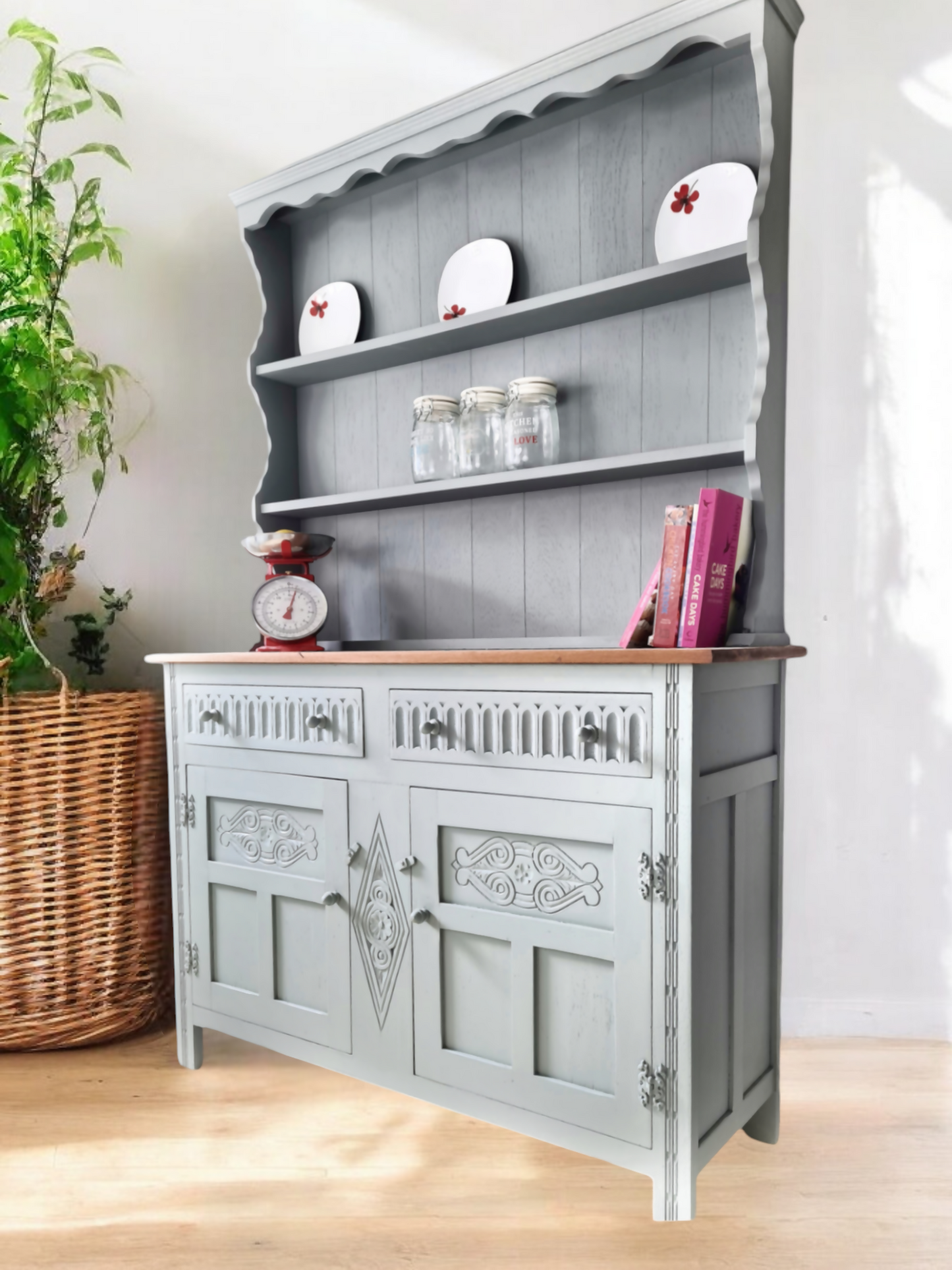 Welsh dresser in grey