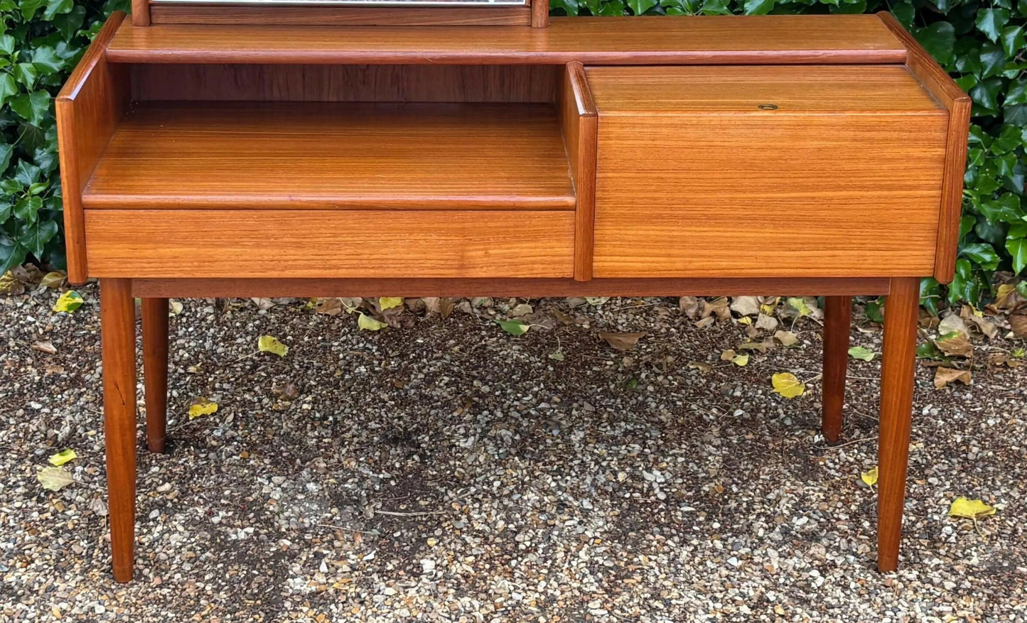Vintage Melvin Mikkelsen Møbler Dressing Vanity Table