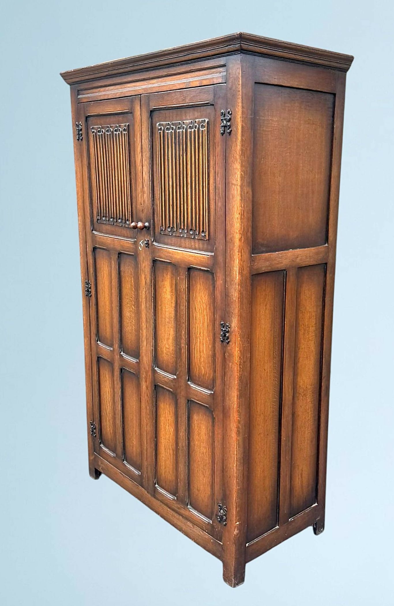 Oak Linen Fold Double Door Wardrobe