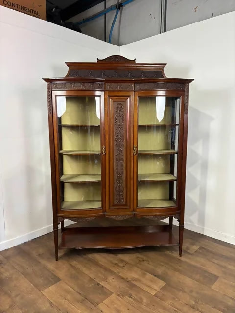 Edwardian Mahogany Bow Front Display Cabinet