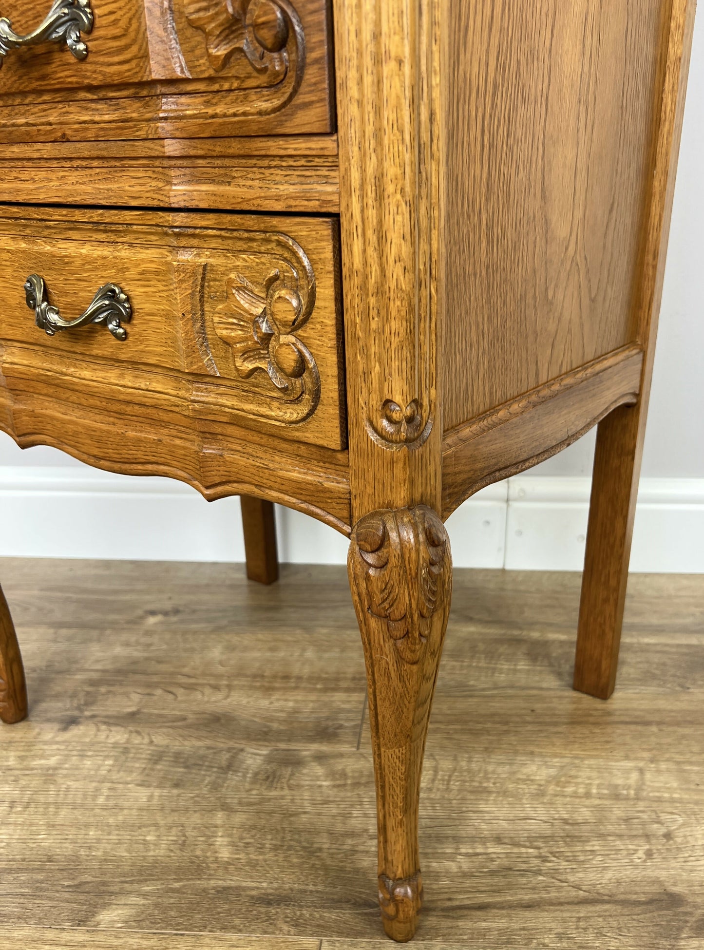 Chest of Drawers Vintage French Louis Oak 4 Drawers Carved Cabinet LOT 6231