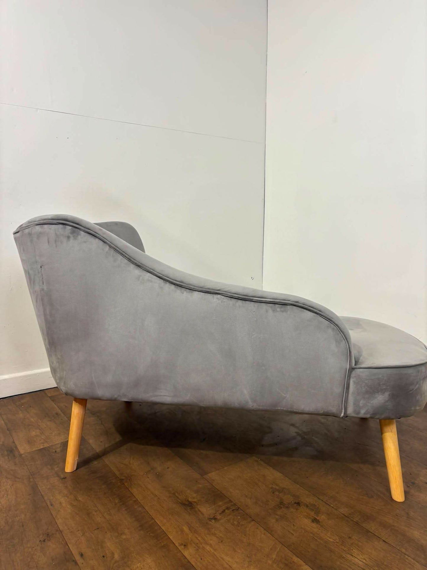Modern Upholstered Grey Suede Chaise Longue / Day Bed