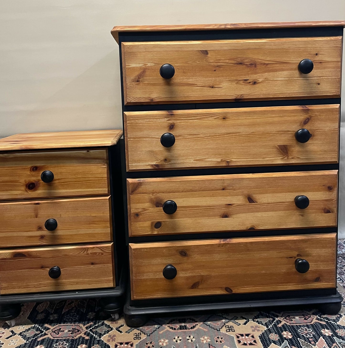 Pine Chest of 4 Drawers and matching bedside set of 3 drawers.