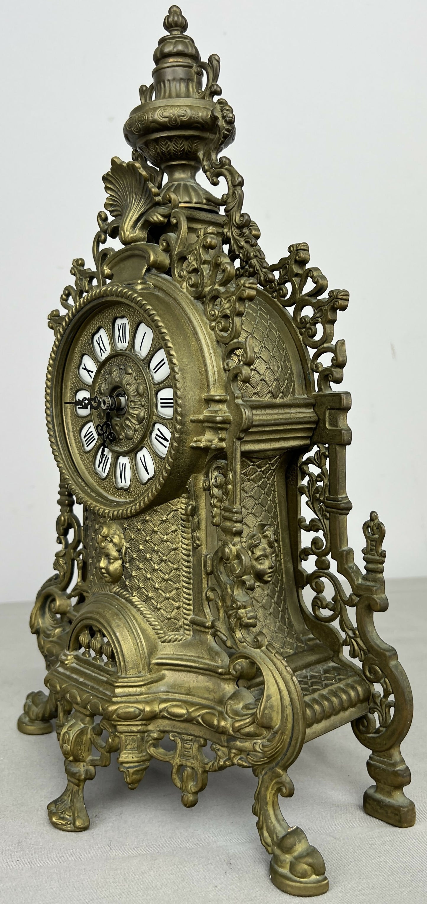 Clock Vintage French Style Quartz Ornate Roman Numeral Mantel Clock LOT 6443