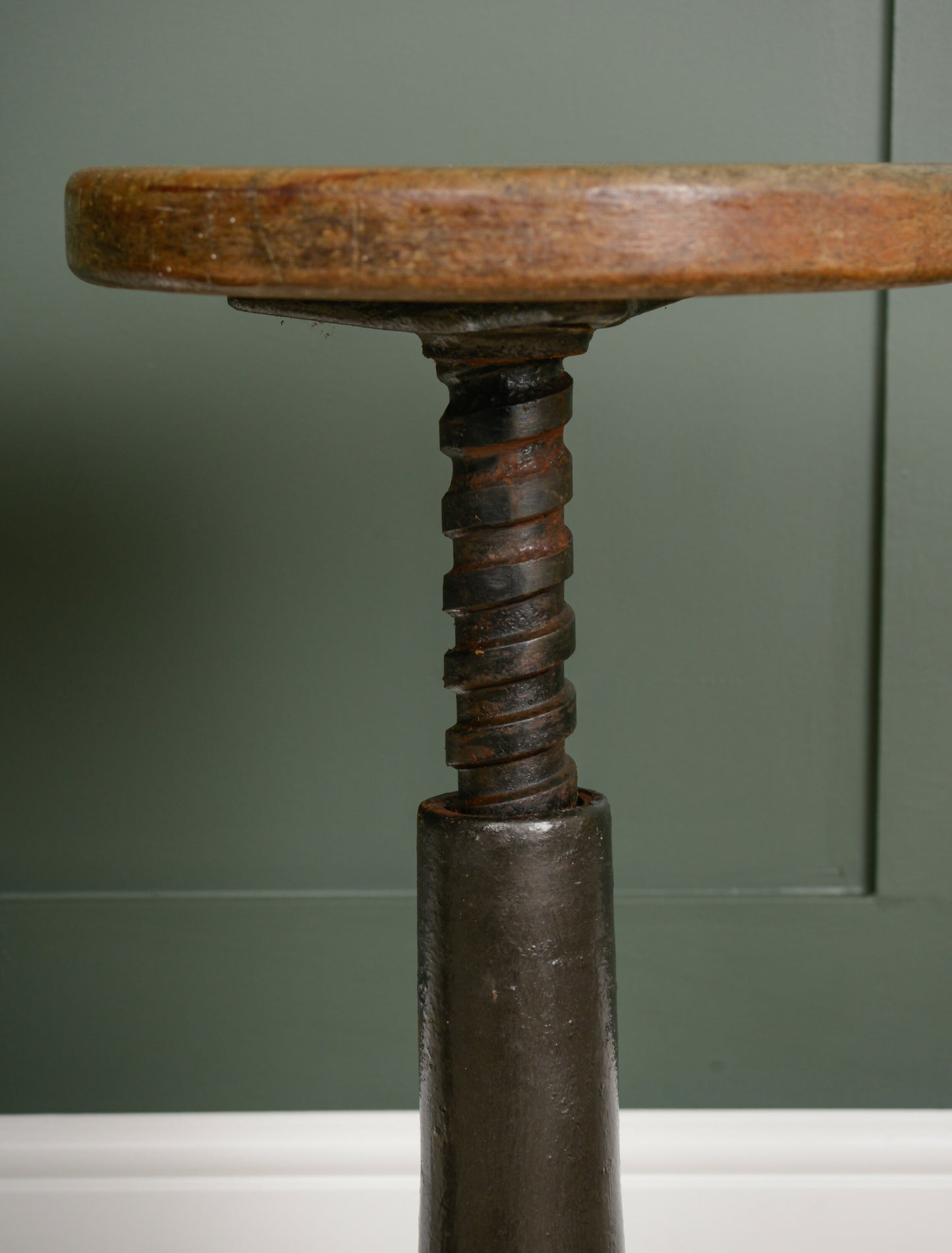 3 Antique Singer Sewing Machinists Stools - Cast Iron - Adjustable Height