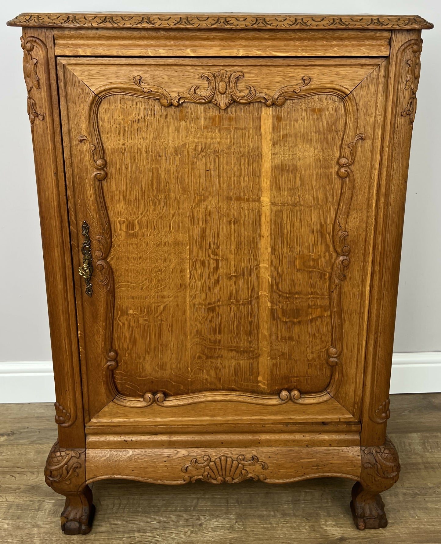 Cabinet Vintage French Style Oak Sideboard with Carved Cupboard LOT 6248