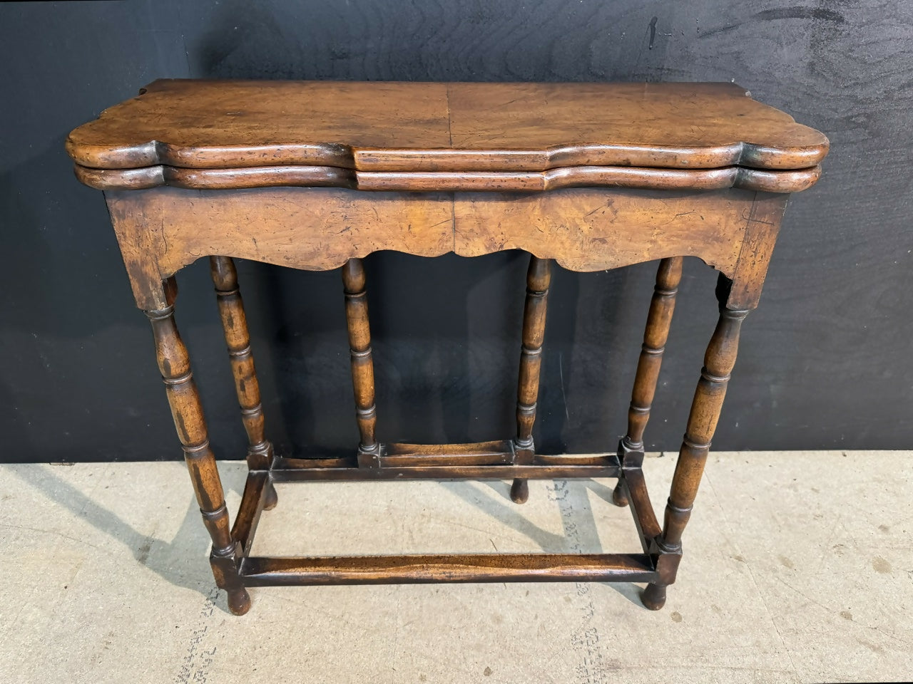 Pretty Walnut Queen Anne Style Tea Table