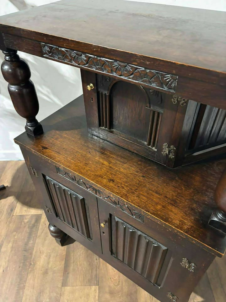 Early 20th Century Small Oak Court Cupboard