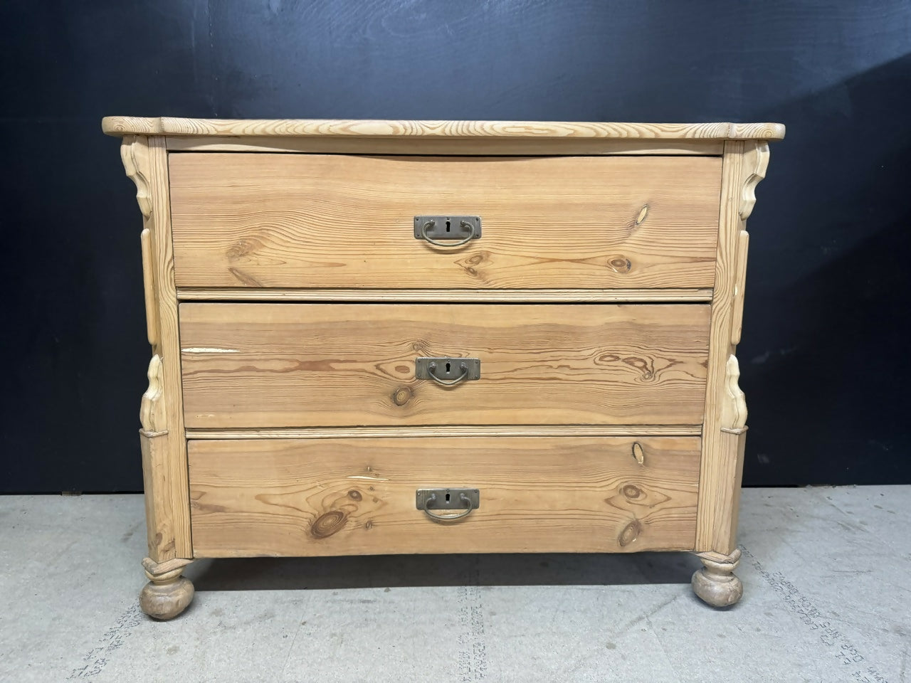 Pine 3 Drawer Chest of Drawers