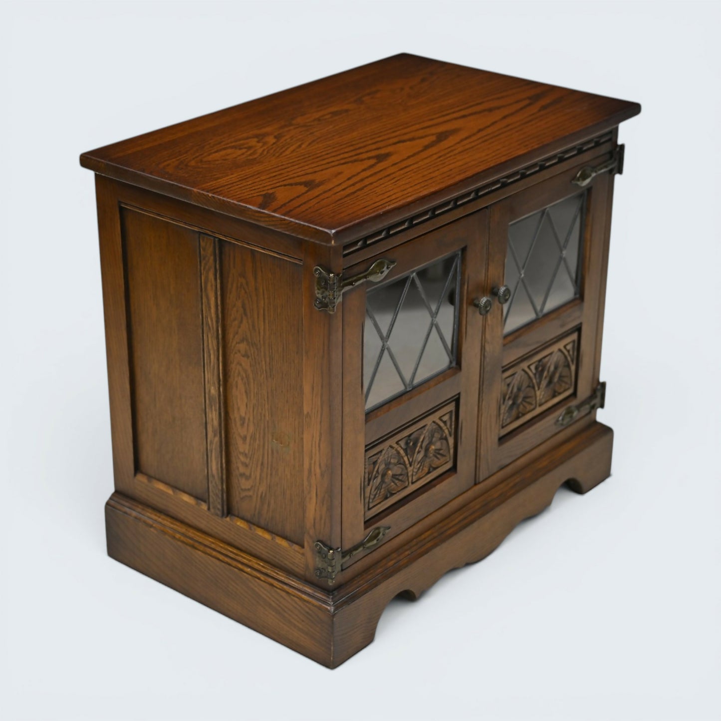 Old Charm TV Stand Video Cabinet Light Oak Made In England Free UK Delivery