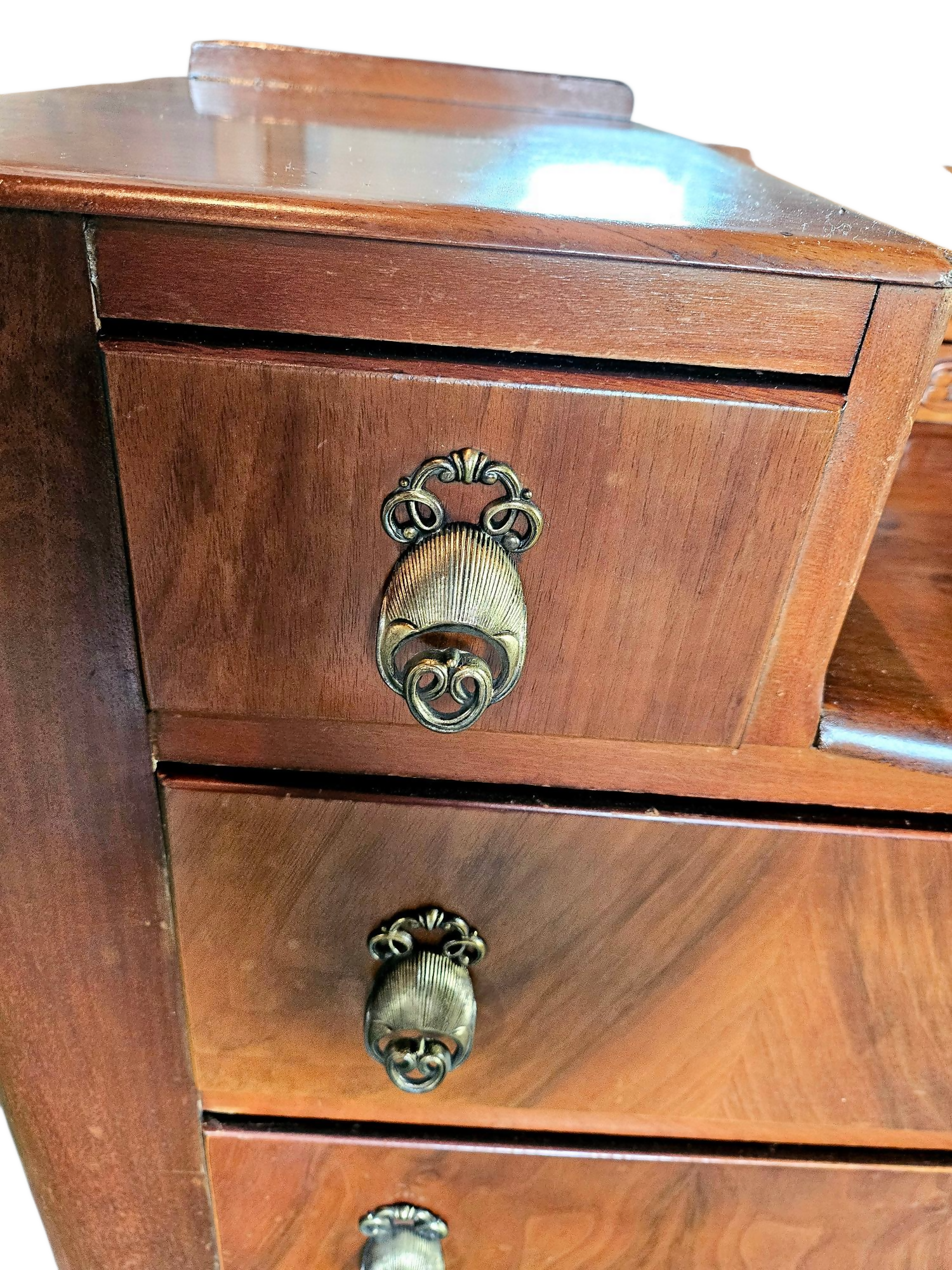 Dressing Table 5