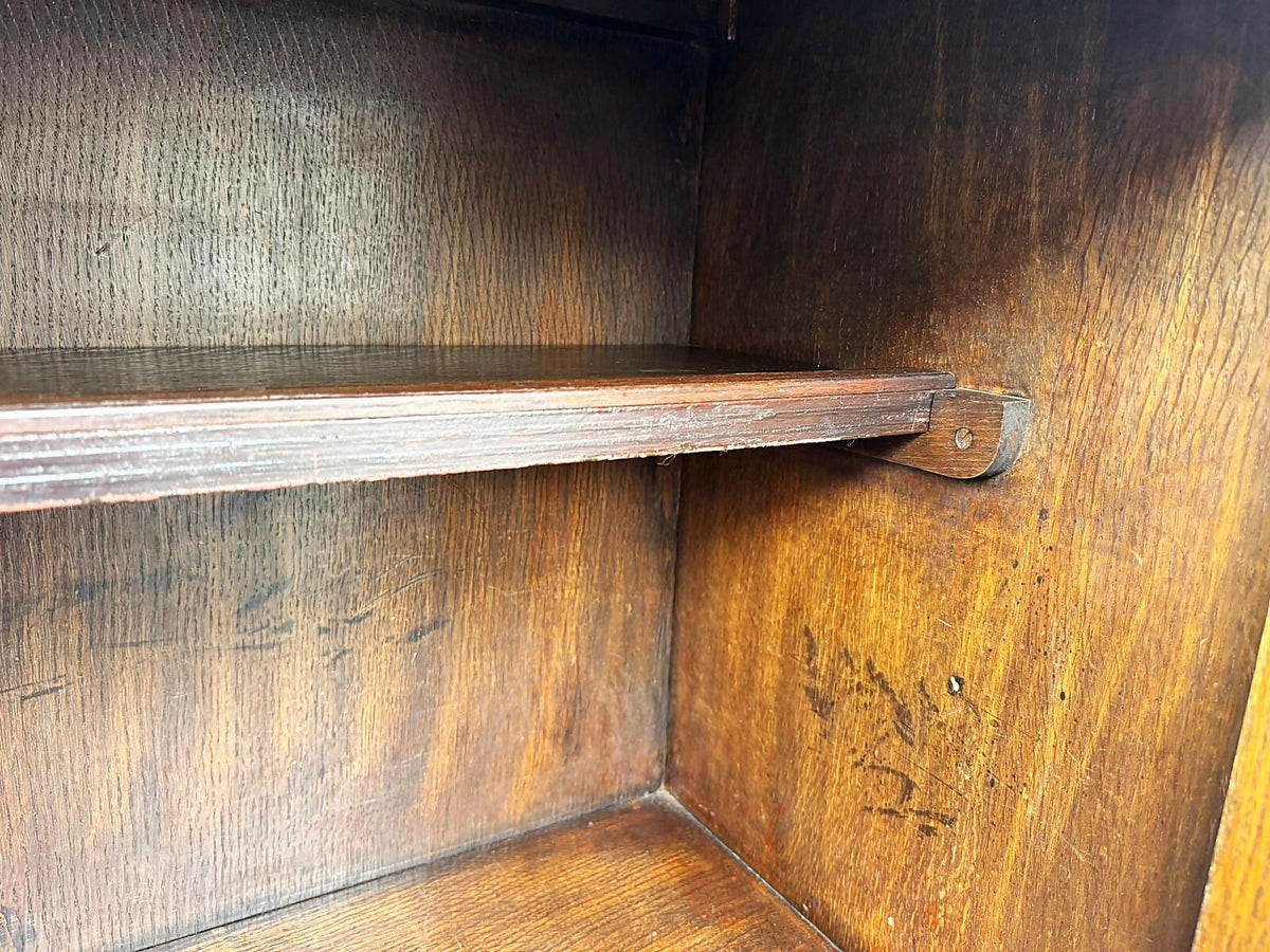 Good Quality Oak Cocktail Cabinet / Oak Drinks Cabinet Titchmarsh Goodwin?