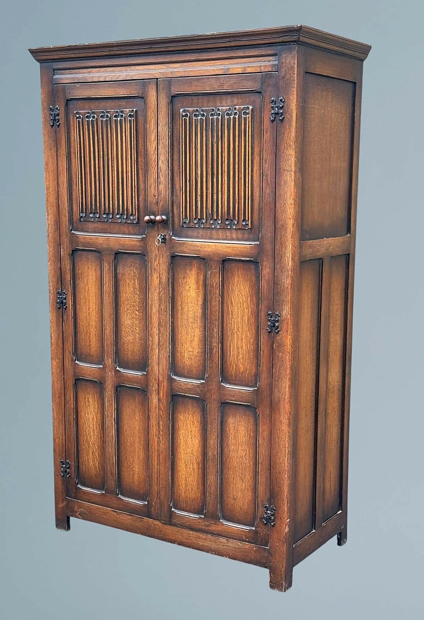 Oak Linen Fold Double Door Wardrobe