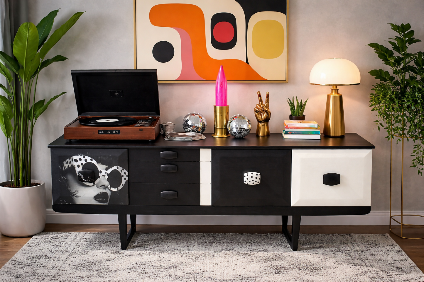 STONEHILL Concord long Sideboard/Drinks Cabinet.