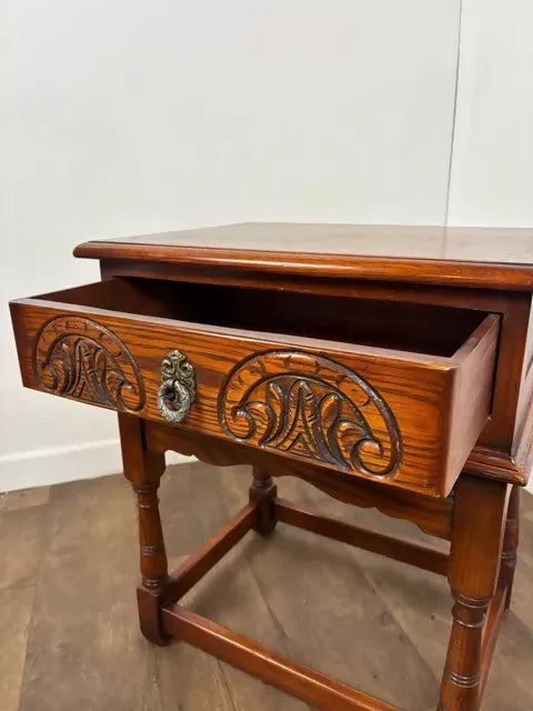 Reproduction ‘Old Charm’ Carved Oak Side Table / Lamp Table with Drawer