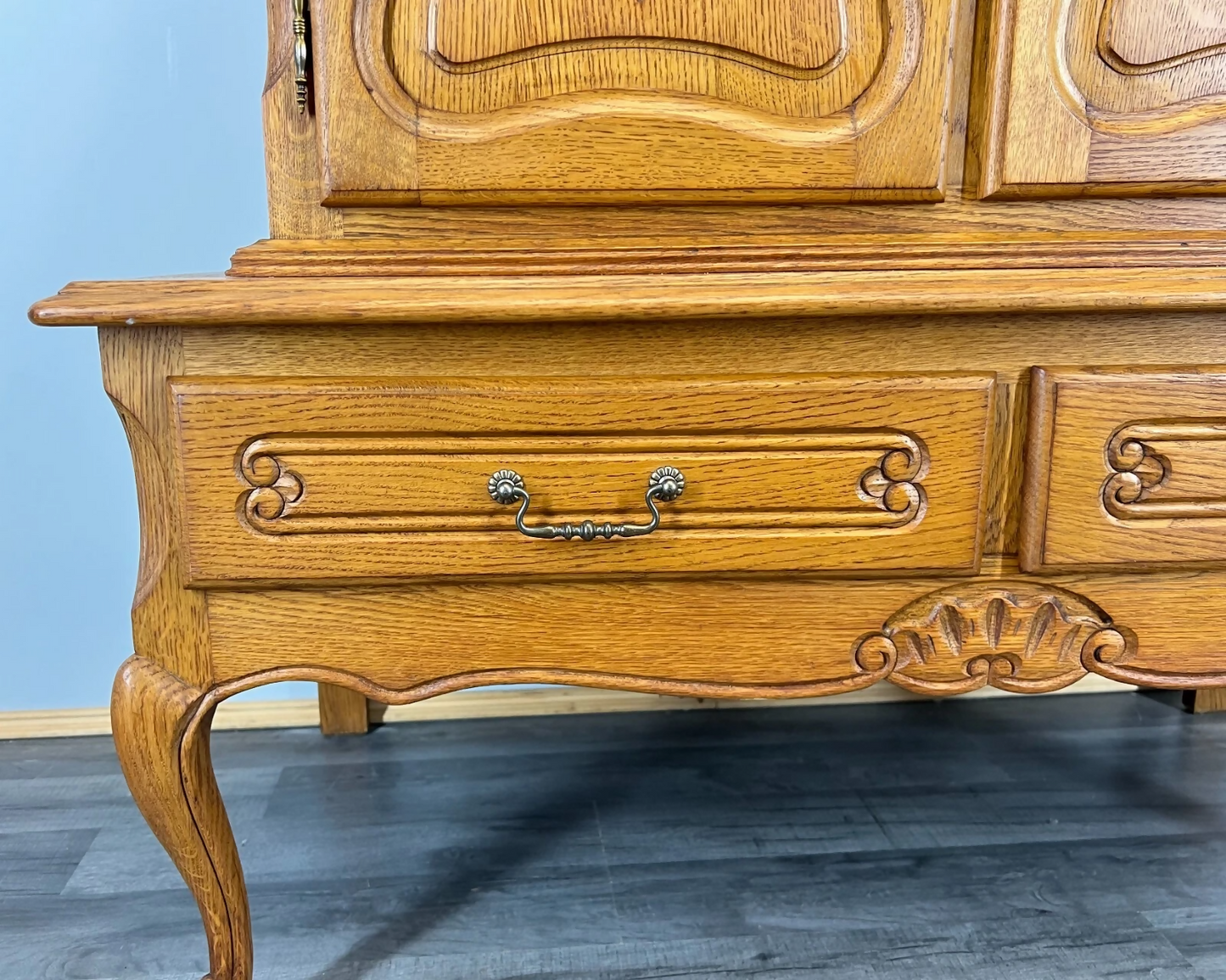 Cabinet Vintage French Style Oak Carved Storage Drawers Cupboard LOT 3753
