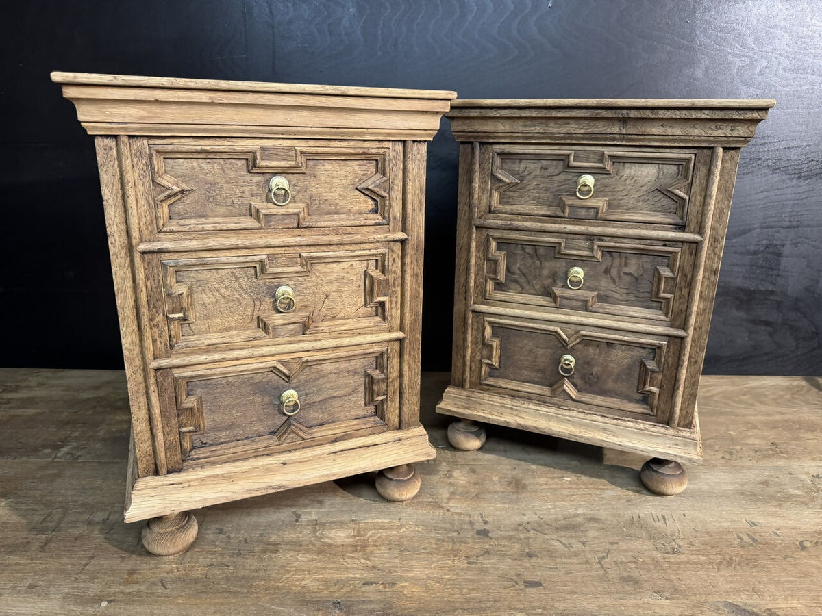 Quality Pair Oak Bedside Chests