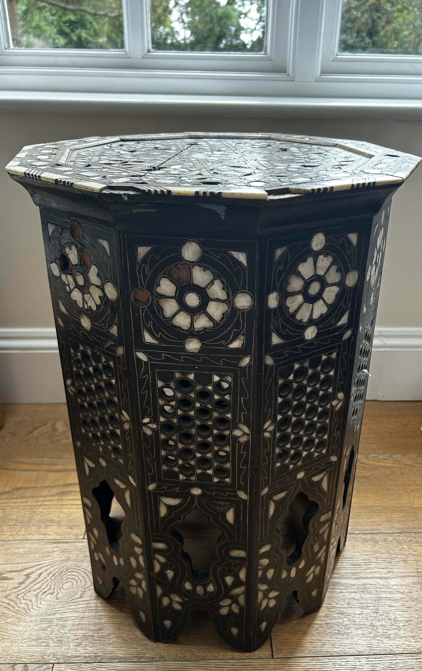 ANTIQUE SYRIAN DAMASCENE INLAID OCTAGONAL SIDE TABLE BONE MOTHER OF PEARL