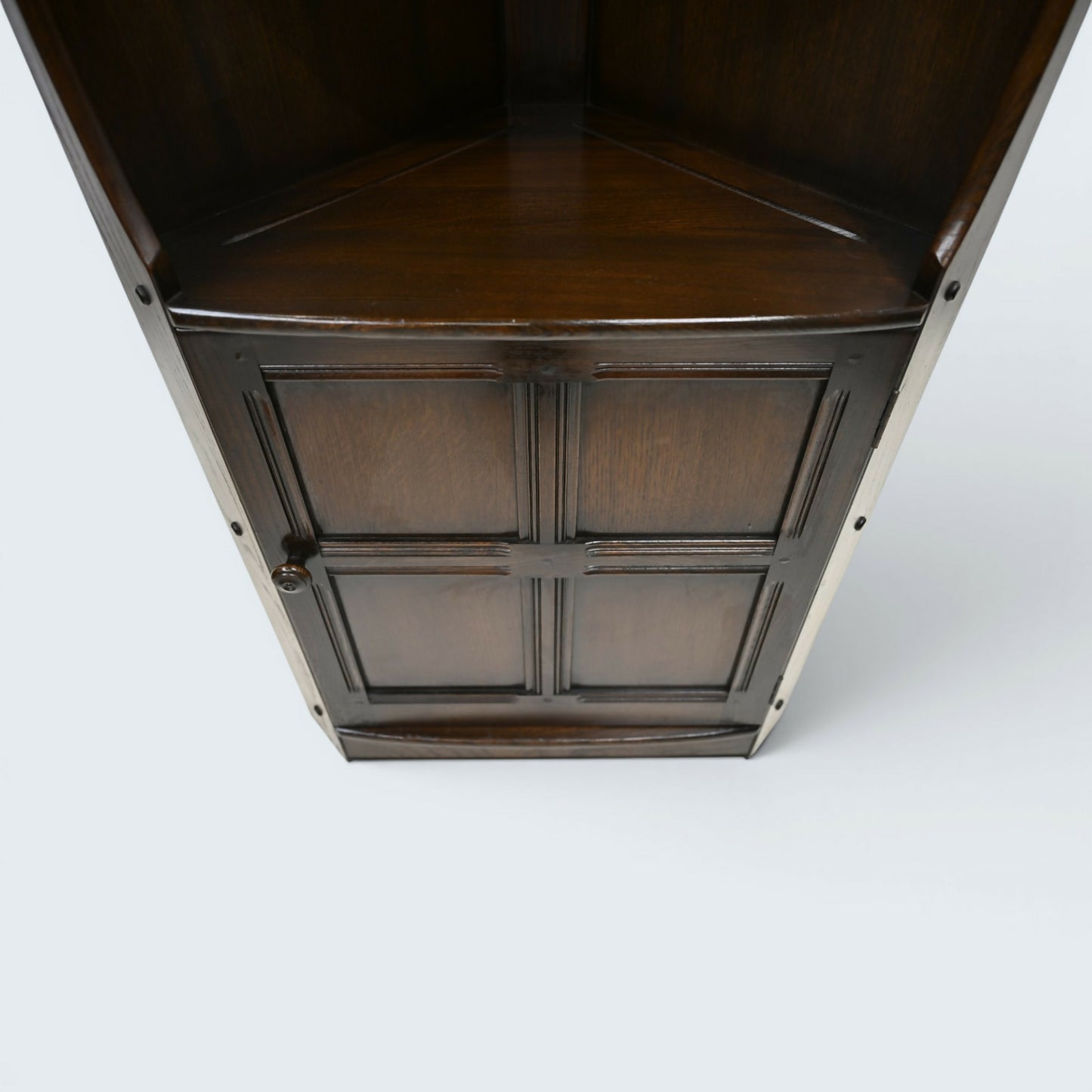 Ercol Old Colonial Corner Cabinet with Shelves and Cupboard FREE UK Delivery