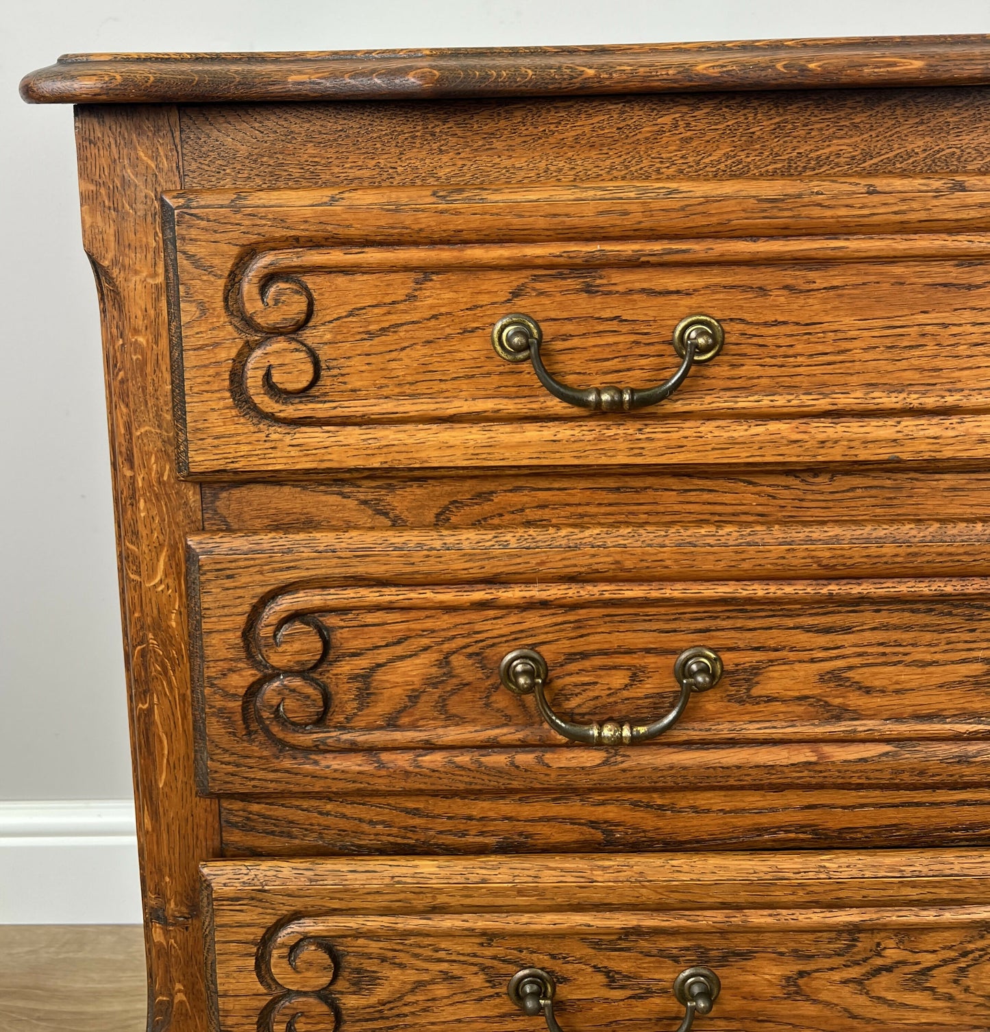Chest of Drawers Vintage French Louis Oak 3 Drawers Carved Cabinet LOT 6270
