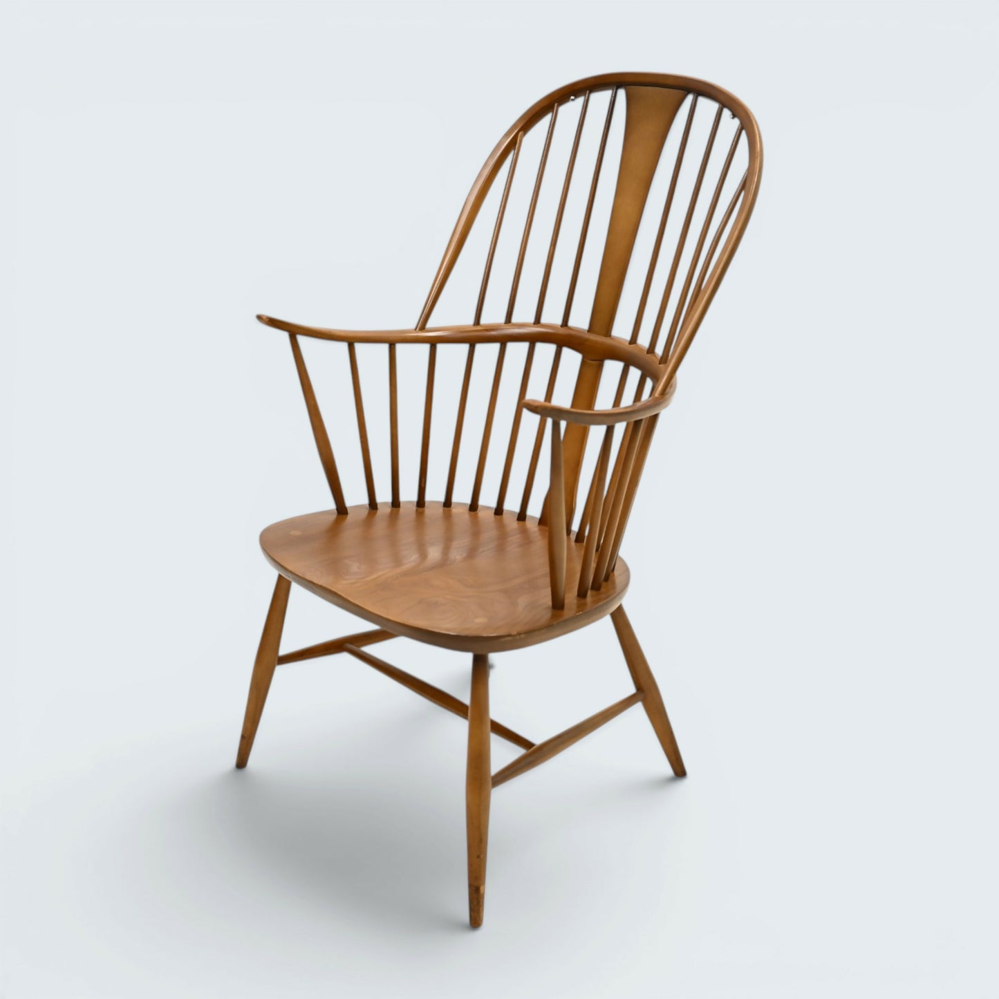 An Ercol Chairmakers Chair Windsor Bow Back Golden Dawn Model 472 FREE Delivery