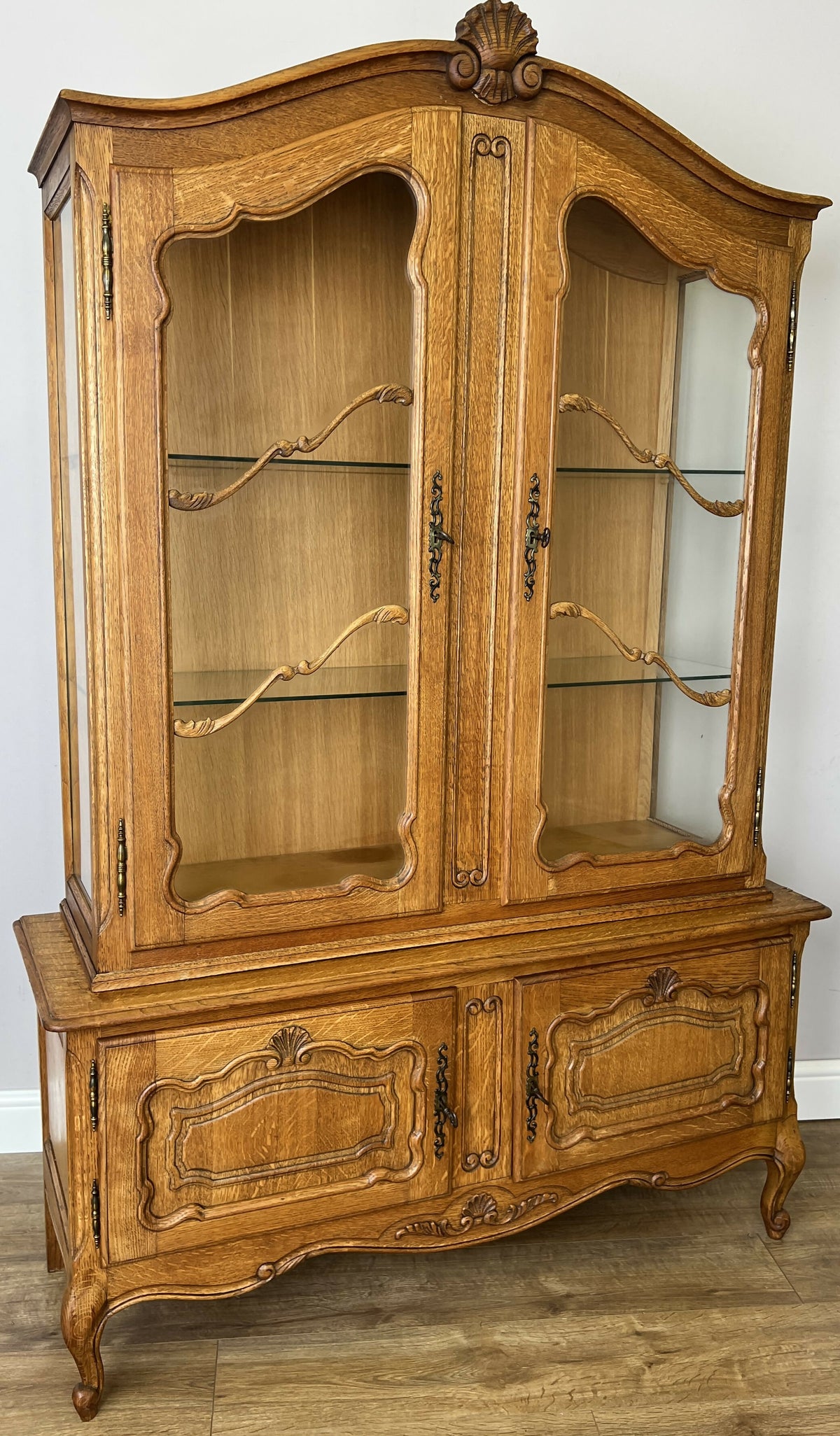 Bookcase Vintage French Louis XIV Style Oak Glazed Display Cabinet LOT 6490